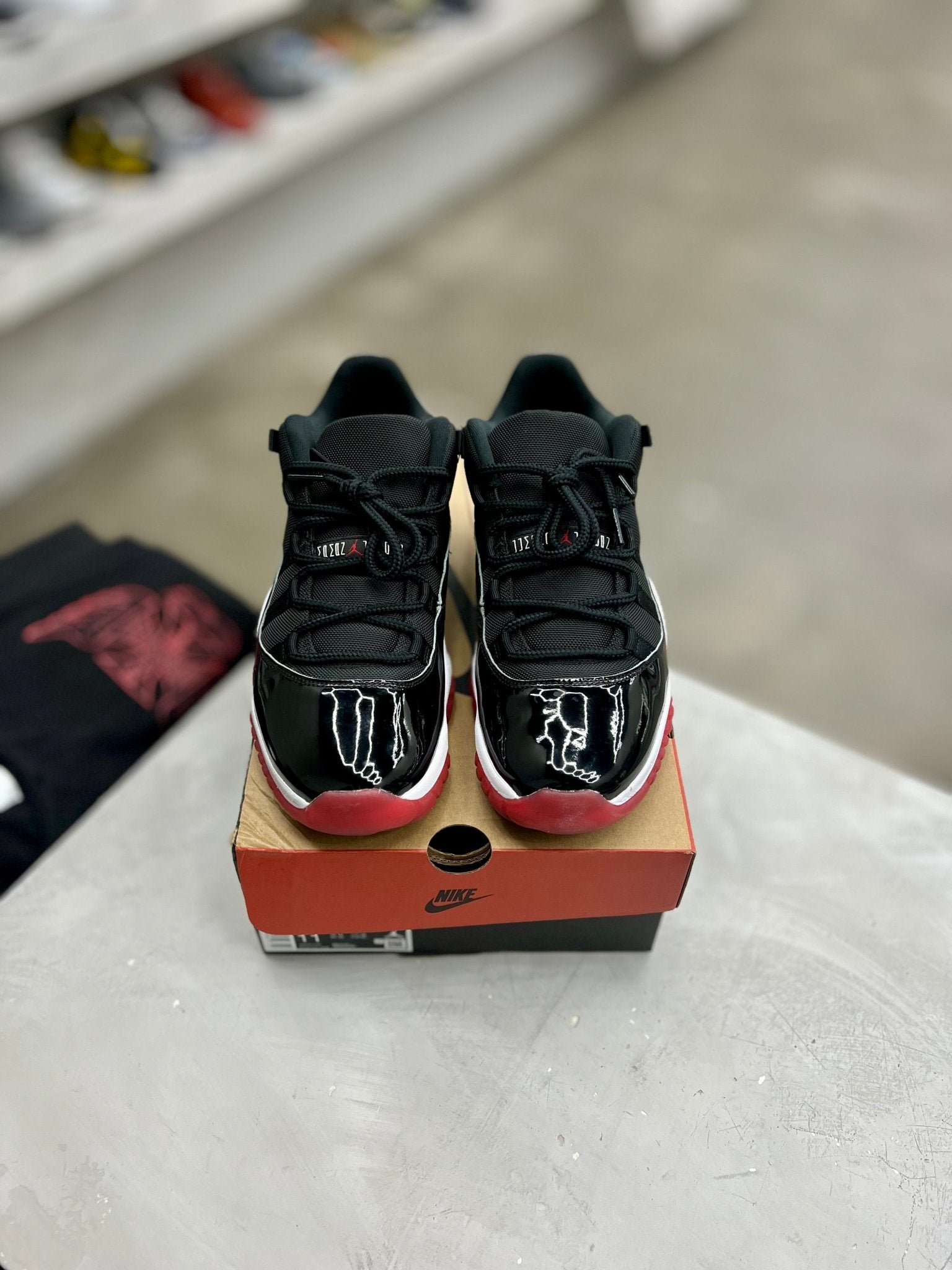 Jordan 11 Retro Low Bred Sz 11 (PREOWNED) – Restock Ave