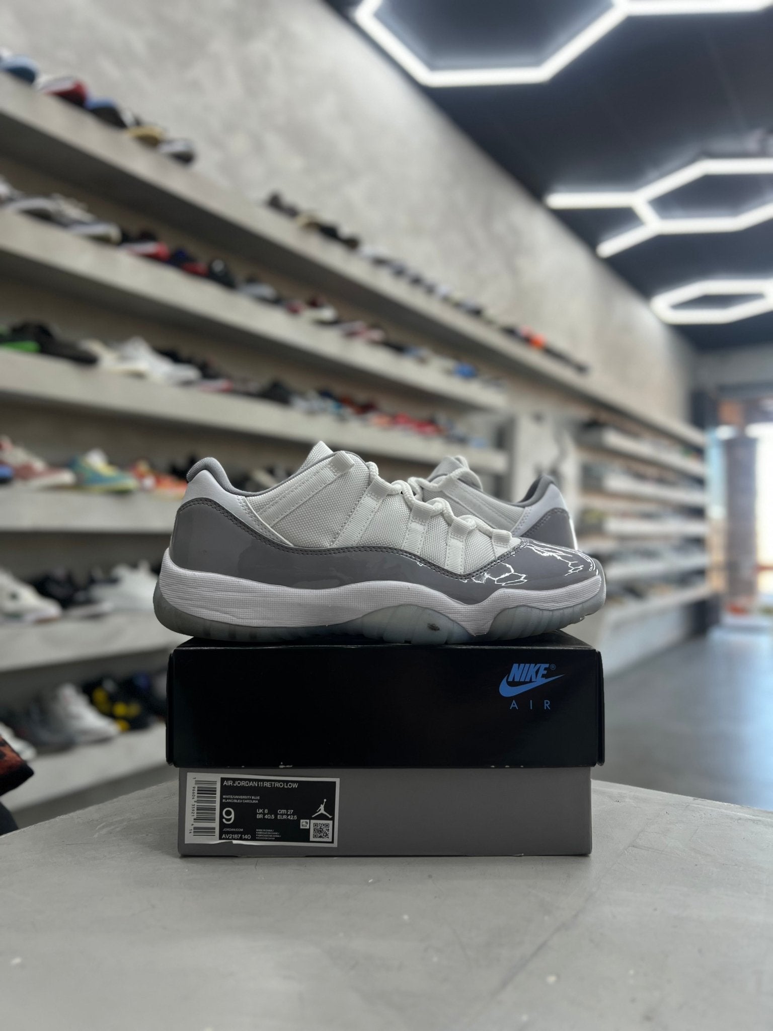Jordan 11 Retro Low Cement Grey Sz 9 (PREOWNED) - Restock AveJordan 11 Retro Low Cement Grey Sz 9 (PREOWNED)Restock AveRestock Ave912553075Restock Ave
