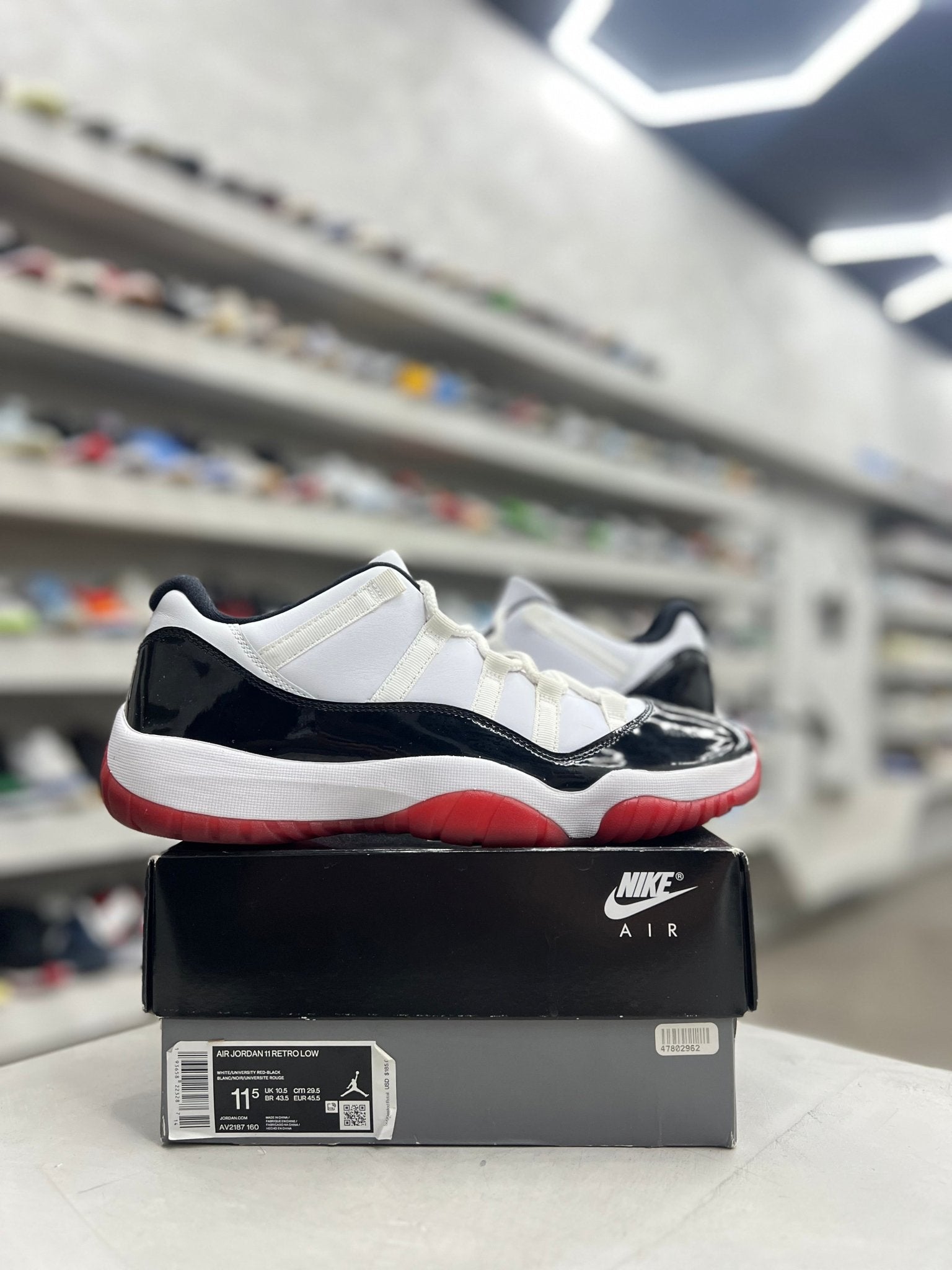Jordan 11 Retro Low Concord Bred Sz 11.5 (PREOWNED) - Restock AveJordan 11 Retro Low Concord Bred Sz 11.5 (PREOWNED)Restock AveRestock Ave11.557630323Restock Ave