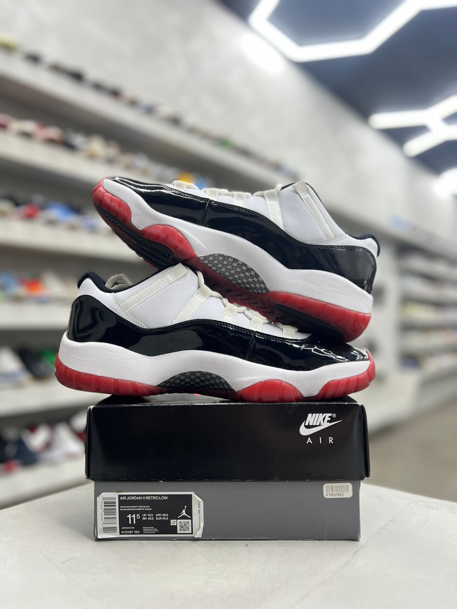 Jordan 11 Retro Low Concord Bred Sz 11.5 (PREOWNED) - Restock AveJordan 11 Retro Low Concord Bred Sz 11.5 (PREOWNED)Restock AveRestock Ave11.557630323Restock Ave