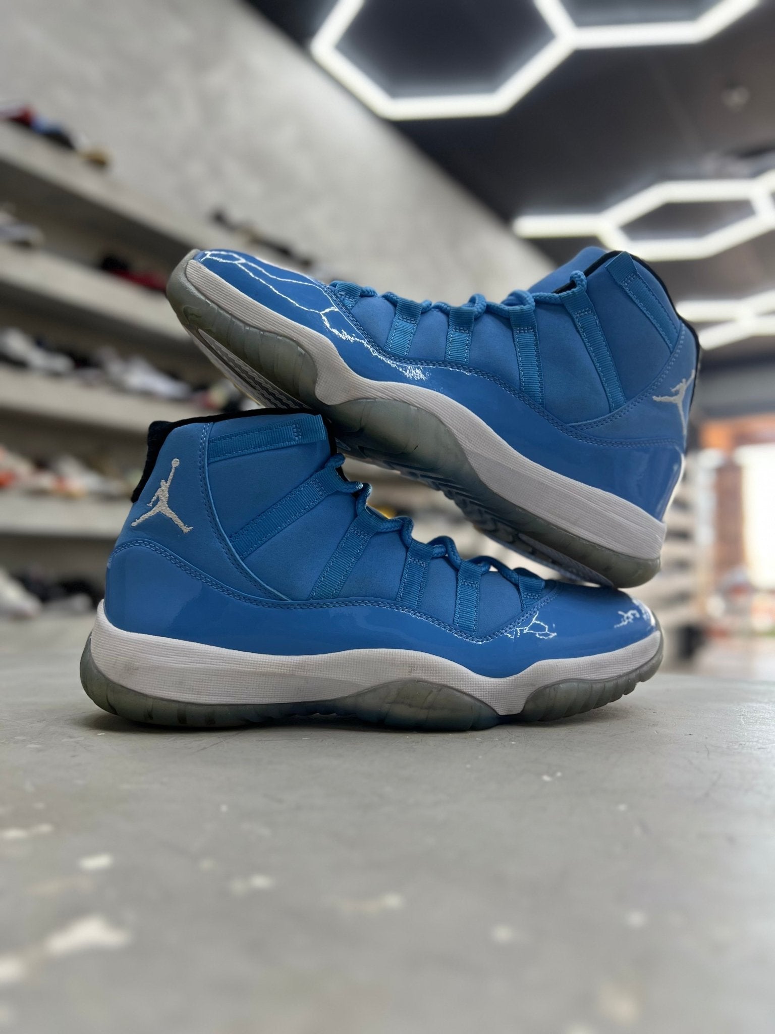 Jordan 11 Retro Pantone Sz 10 (PREOWNED)(NO BOX) - Restock AveJordan 11 Retro Pantone Sz 10 (PREOWNED)(NO BOX)Restock AveRestock Ave10Restock Ave