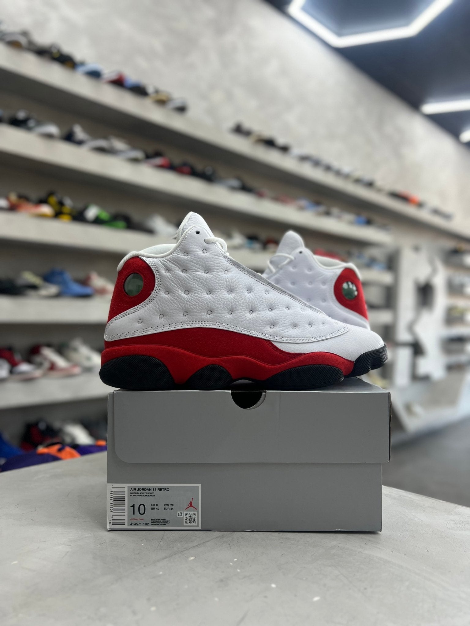 Jordan 13 Retro OG Chicago Sz 10 (PREOWNED) - Restock AveJordan 13 Retro OG Chicago Sz 10 (PREOWNED)Restock AveRestock Ave10Restock Ave