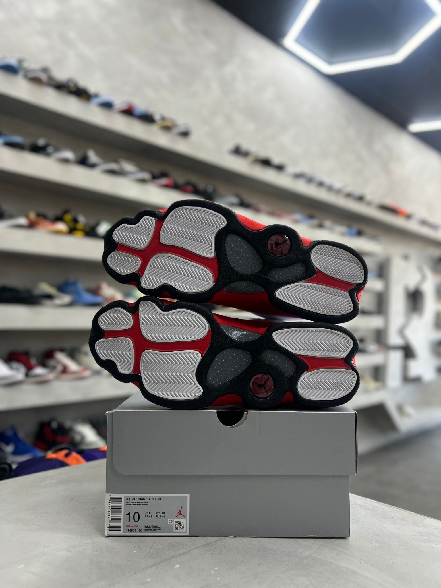 Jordan 13 Retro OG Chicago Sz 10 (PREOWNED) - Restock AveJordan 13 Retro OG Chicago Sz 10 (PREOWNED)Restock AveRestock Ave10Restock Ave