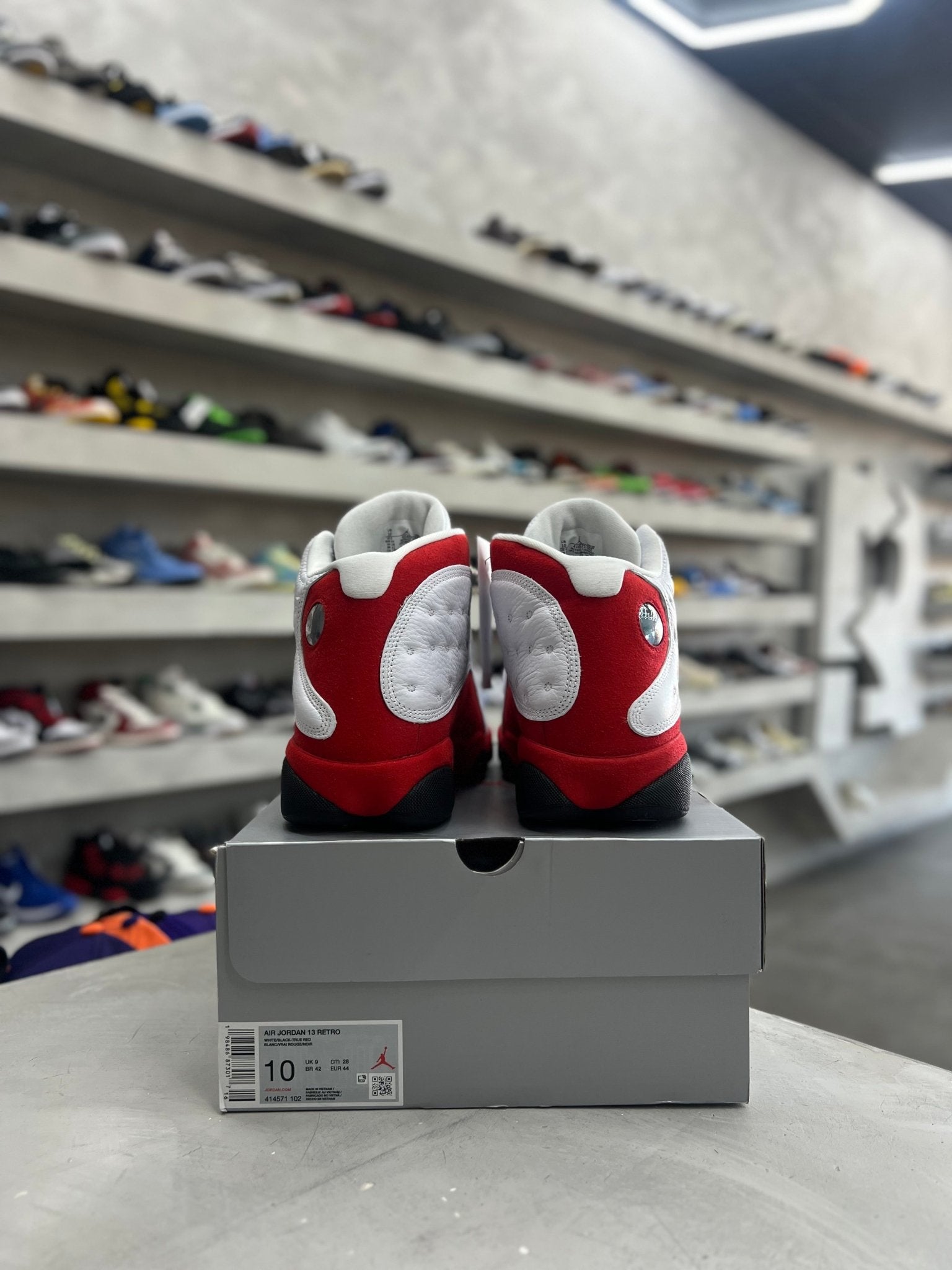 Jordan 13 Retro OG Chicago Sz 10 (PREOWNED) - Restock AveJordan 13 Retro OG Chicago Sz 10 (PREOWNED)Restock AveRestock Ave10Restock Ave