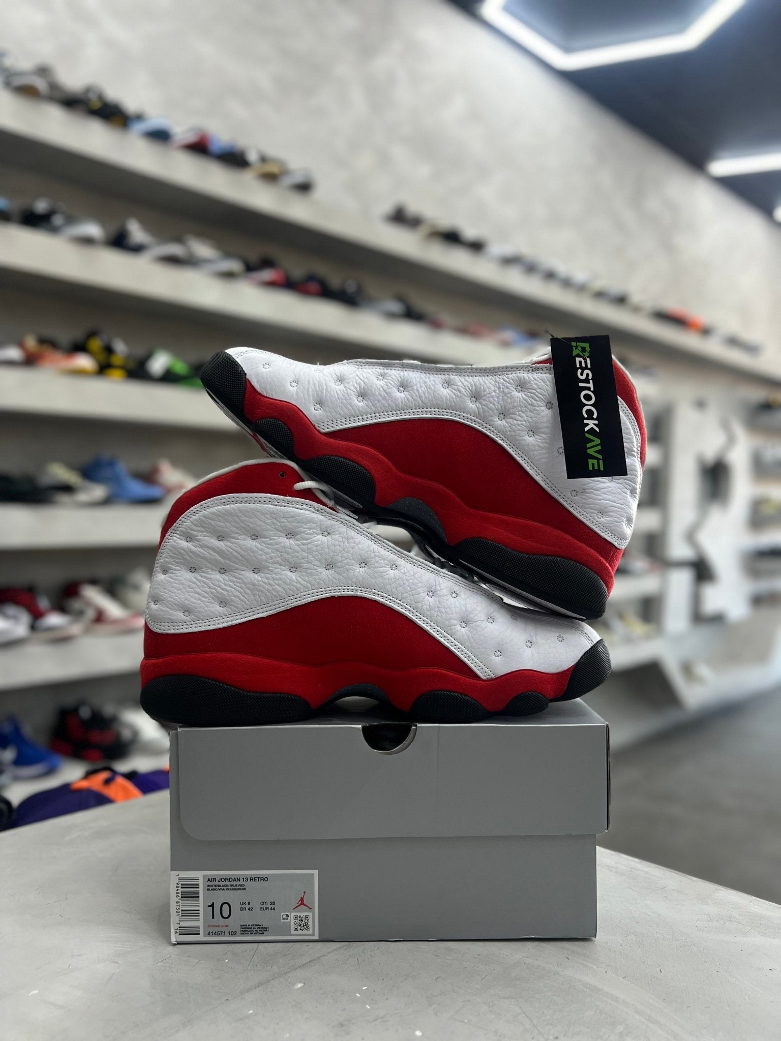 Jordan 13 Retro OG Chicago Sz 10 (PREOWNED) - Restock AveJordan 13 Retro OG Chicago Sz 10 (PREOWNED)Restock AveRestock Ave10Restock Ave