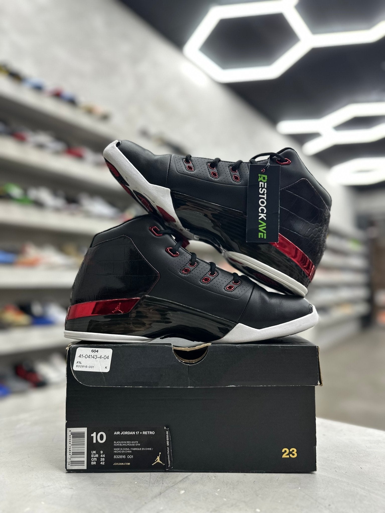 Jordan 17 Retro Chicago Bulls Sz 10 (PREOWNED) - Restock AveJordan 17 Retro Chicago Bulls Sz 10 (PREOWNED)Restock AveRestock Ave10Restock Ave