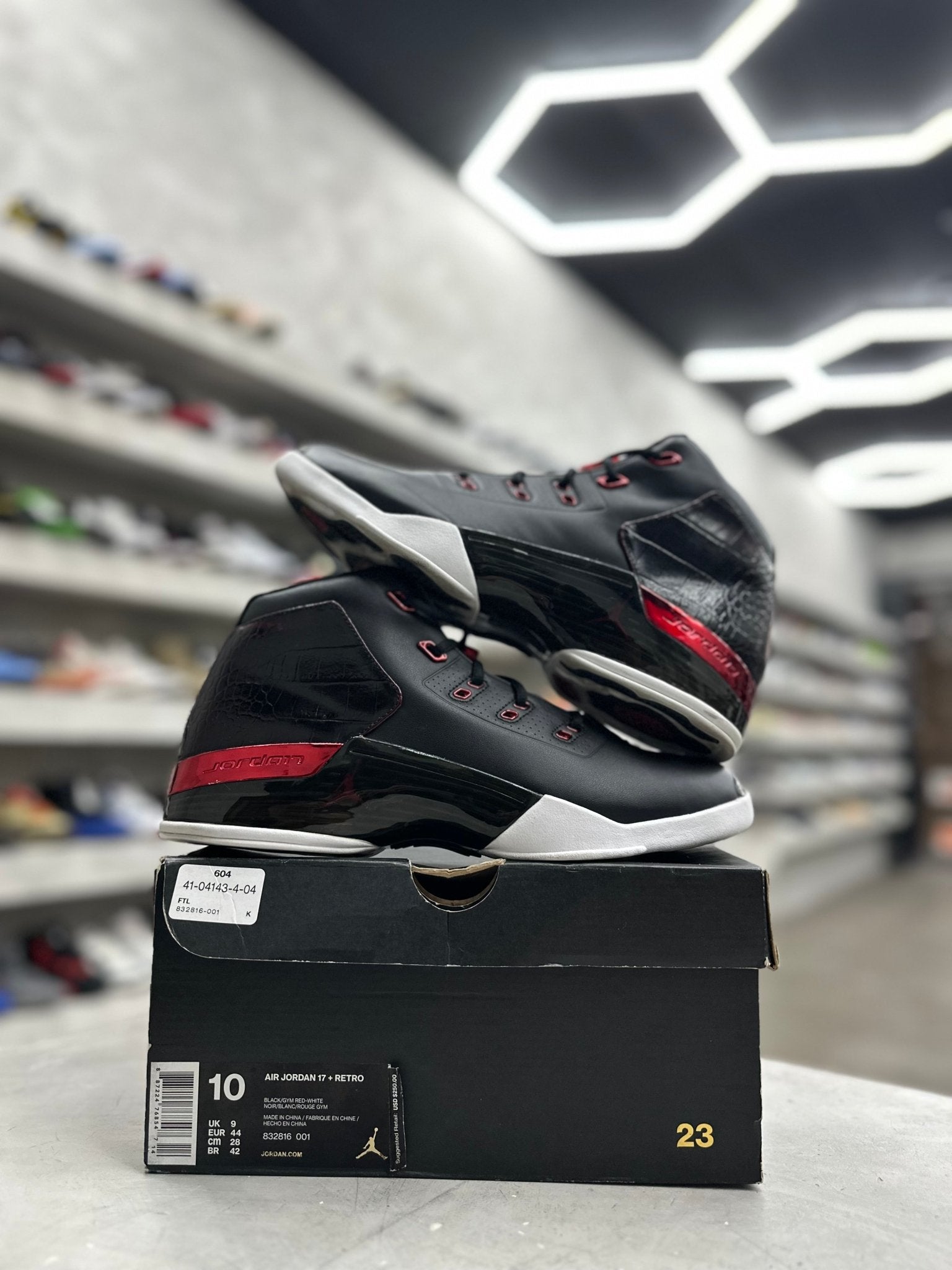 Jordan 17 Retro Chicago Bulls Sz 10 (PREOWNED) - Restock AveJordan 17 Retro Chicago Bulls Sz 10 (PREOWNED)Restock AveRestock Ave10Restock Ave