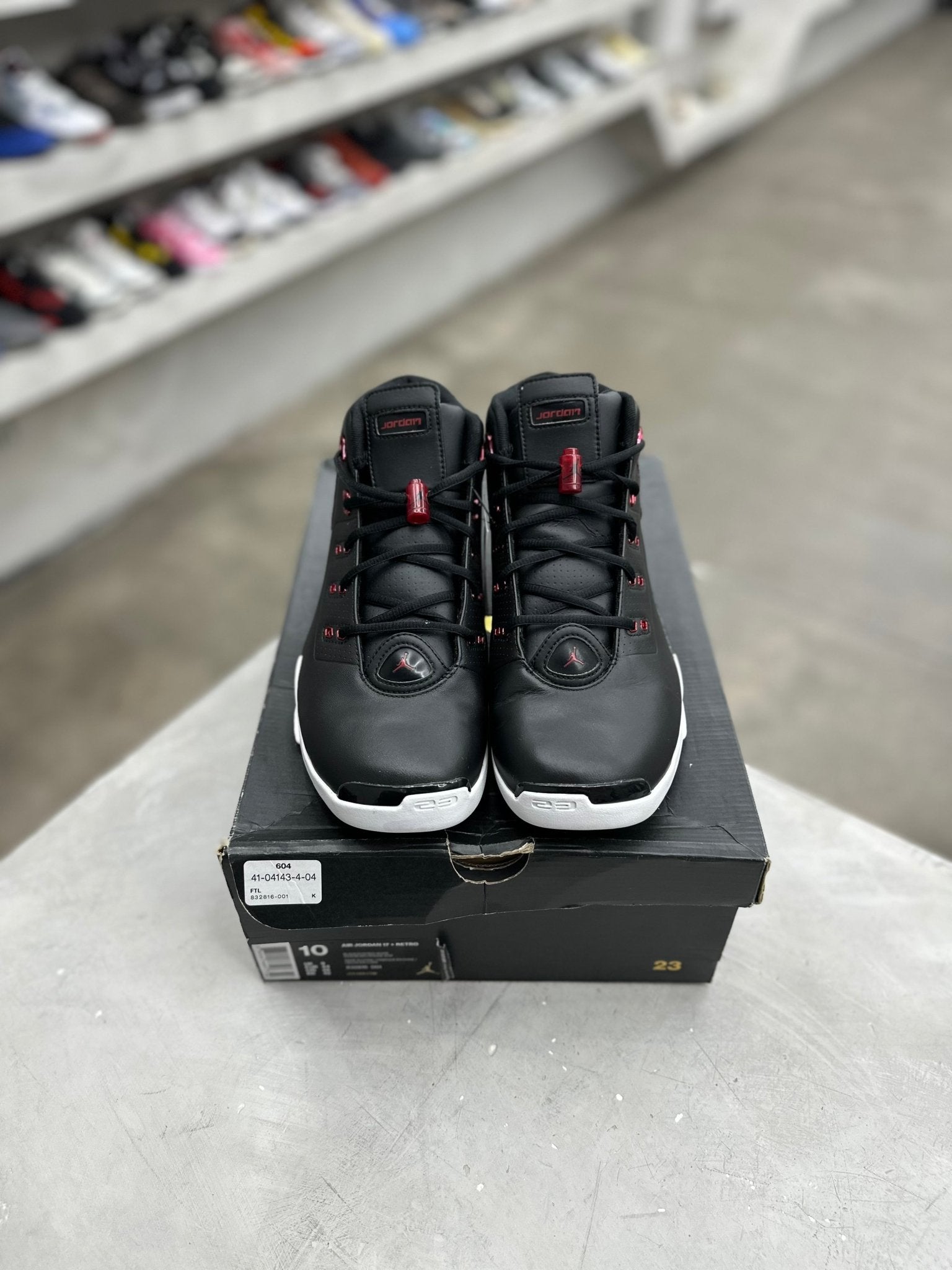 Jordan 17 Retro Chicago Bulls Sz 10 (PREOWNED) - Restock AveJordan 17 Retro Chicago Bulls Sz 10 (PREOWNED)Restock AveRestock Ave10Restock Ave