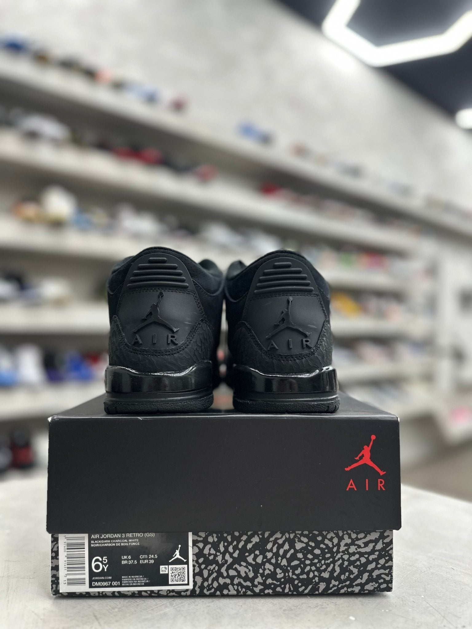 Jordan 3 Retro Black Cat Sz 6.5 (PREOWNED) - Restock AveJordan 3 Retro Black Cat Sz 6.5 (PREOWNED)Restock AveRestock Ave6.5Restock Ave