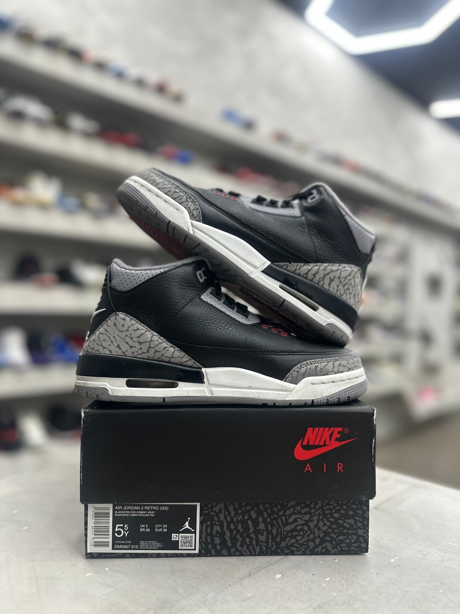 Jordan 3 Retro Black Cement Sz 5.5 (PREOWNED) - Restock AveJordan 3 Retro Black Cement Sz 5.5 (PREOWNED)Restock AveRestock Ave6.5Restock Ave