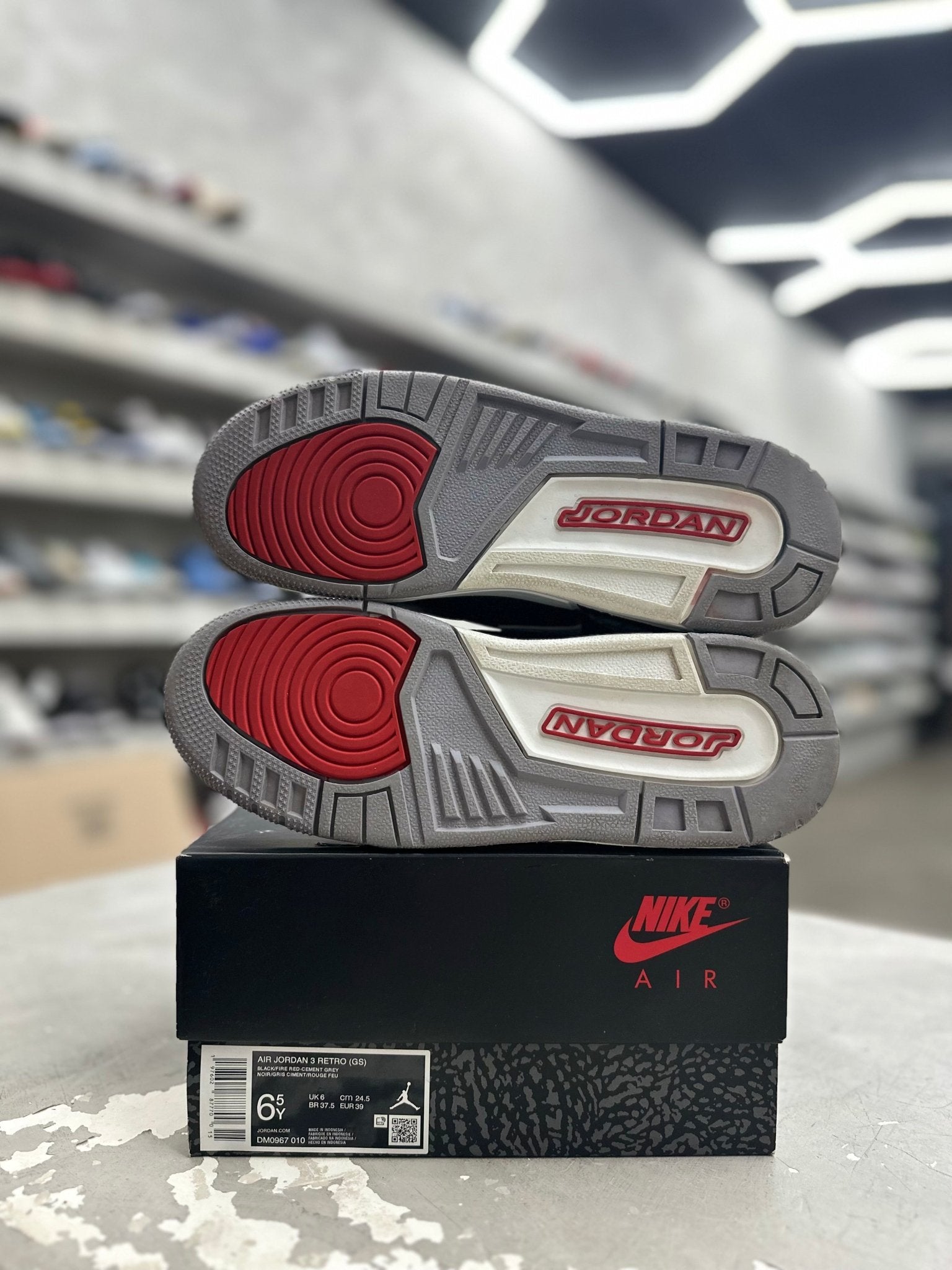 Jordan 3 Retro Black Cement Sz 6.5y (PREOWNED) - Restock AveJordan 3 Retro Black Cement Sz 6.5y (PREOWNED)Restock AveRestock Ave6.5yRestock Ave