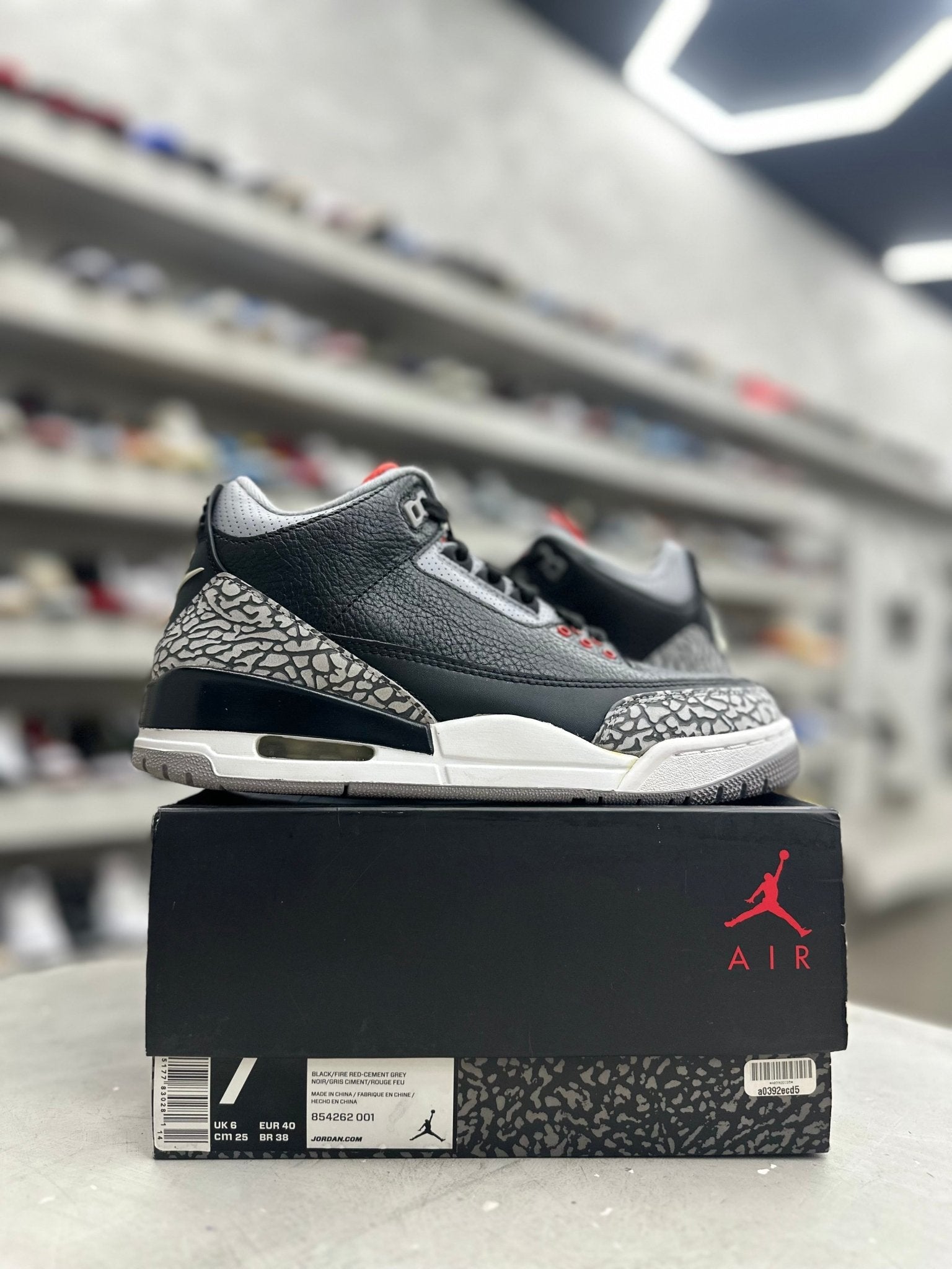 Jordan 3 Retro Black Cement Sz 7 (PREOWNED) - Restock AveJordan 3 Retro Black Cement Sz 7 (PREOWNED)Restock AveRestock Ave7Restock Ave