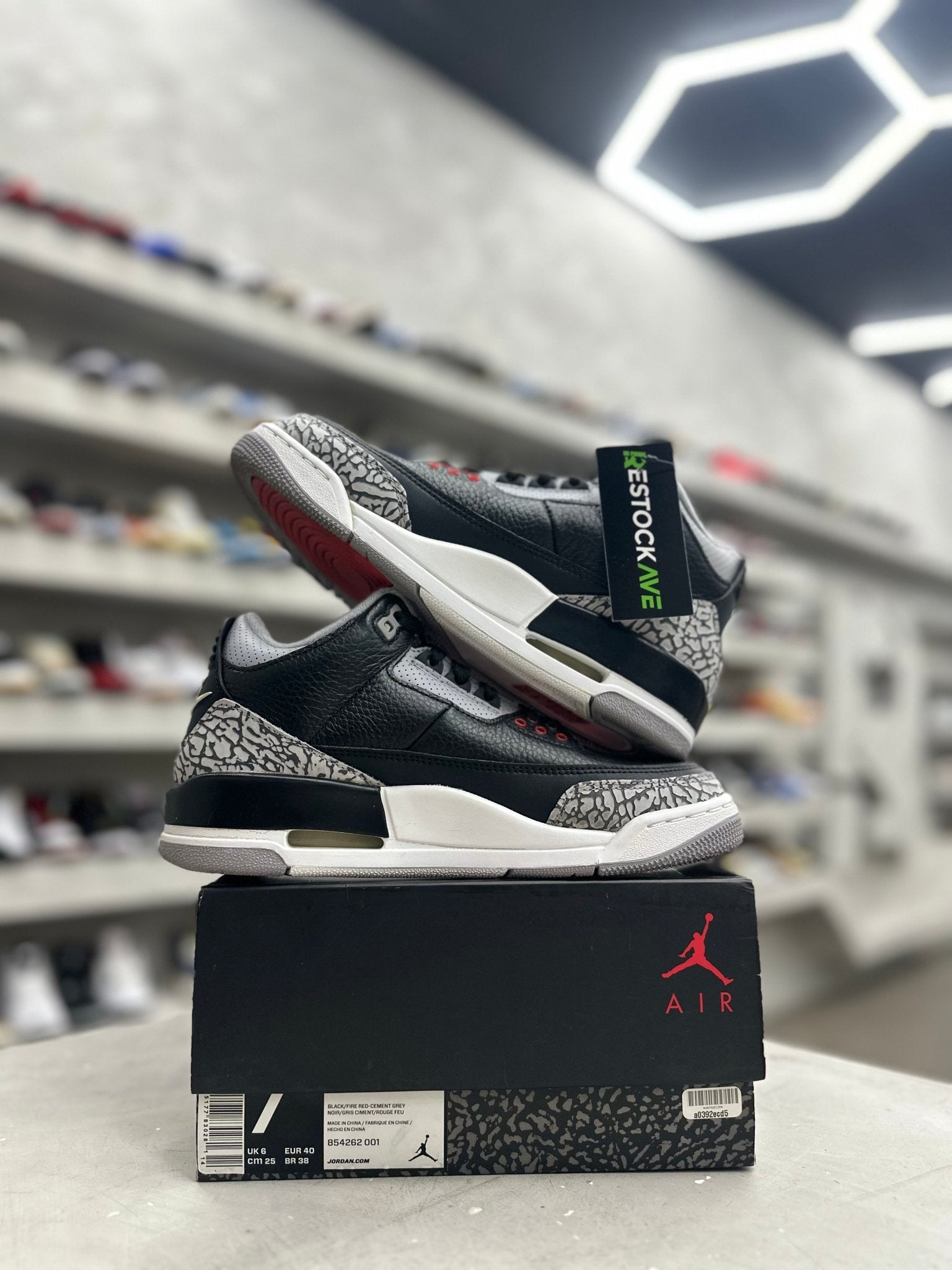 Jordan 3 Retro Black Cement Sz 7 (PREOWNED) - Restock AveJordan 3 Retro Black Cement Sz 7 (PREOWNED)Restock AveRestock Ave7Restock Ave