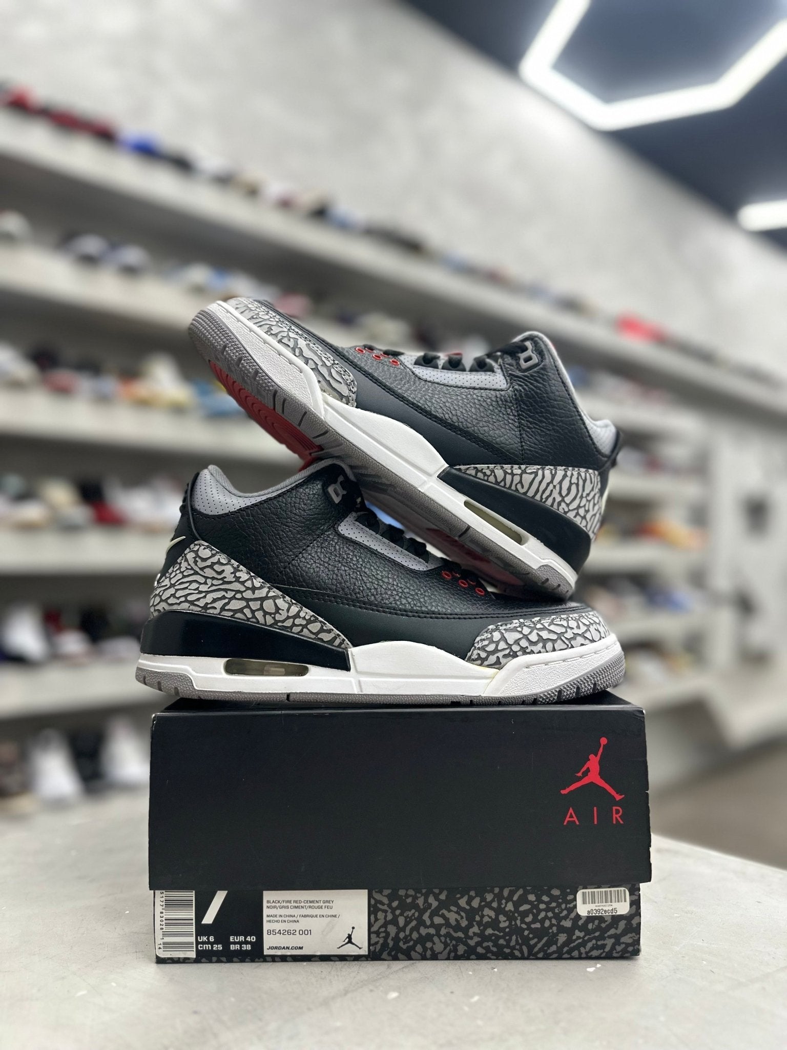 Jordan 3 Retro Black Cement Sz 7 (PREOWNED) - Restock AveJordan 3 Retro Black Cement Sz 7 (PREOWNED)Restock AveRestock Ave7Restock Ave