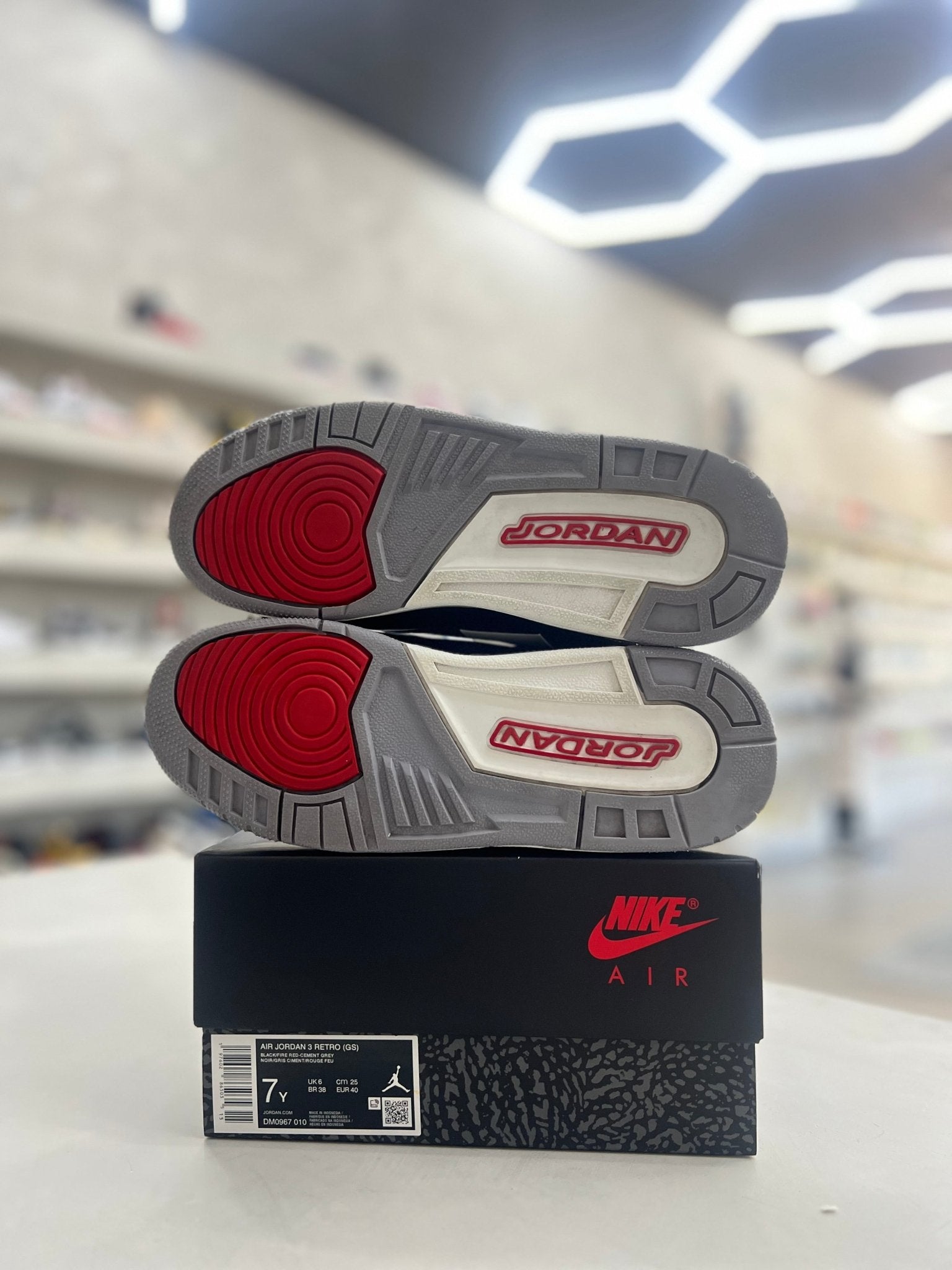 Jordan 3 Retro Black Cement Sz 7y (PREOWNED) - Restock AveJordan 3 Retro Black Cement Sz 7y (PREOWNED)Restock AveRestock Ave7yRestock Ave