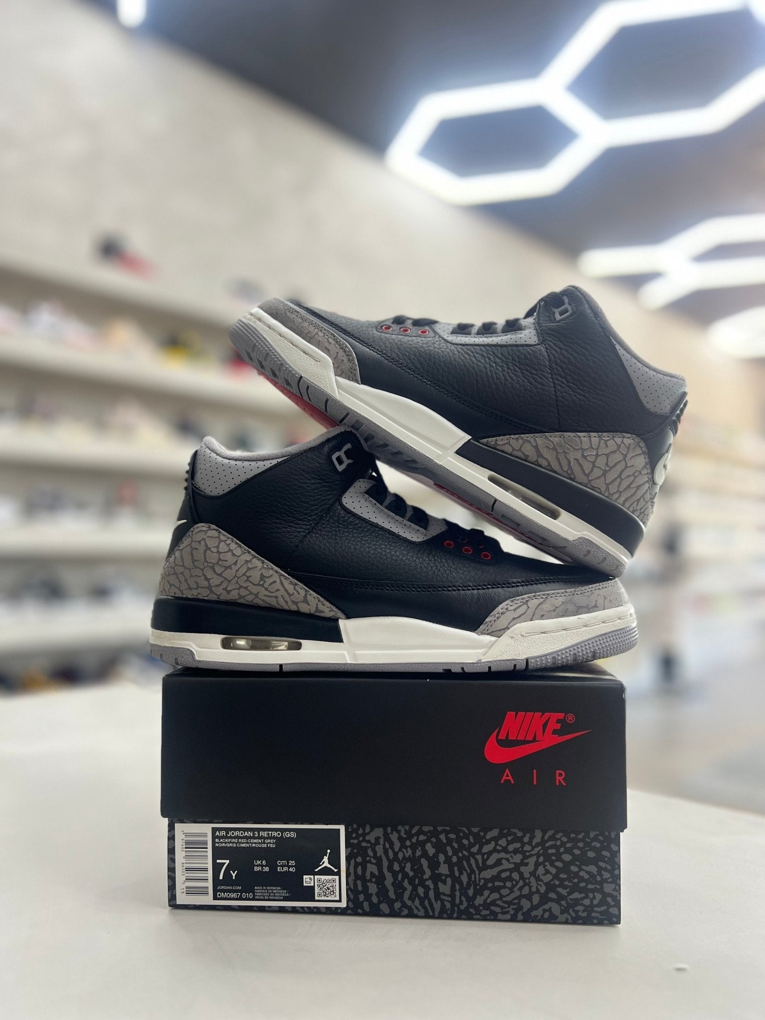 Jordan 3 Retro Black Cement Sz 7y (PREOWNED) - Restock AveJordan 3 Retro Black Cement Sz 7y (PREOWNED)Restock AveRestock Ave7yRestock Ave