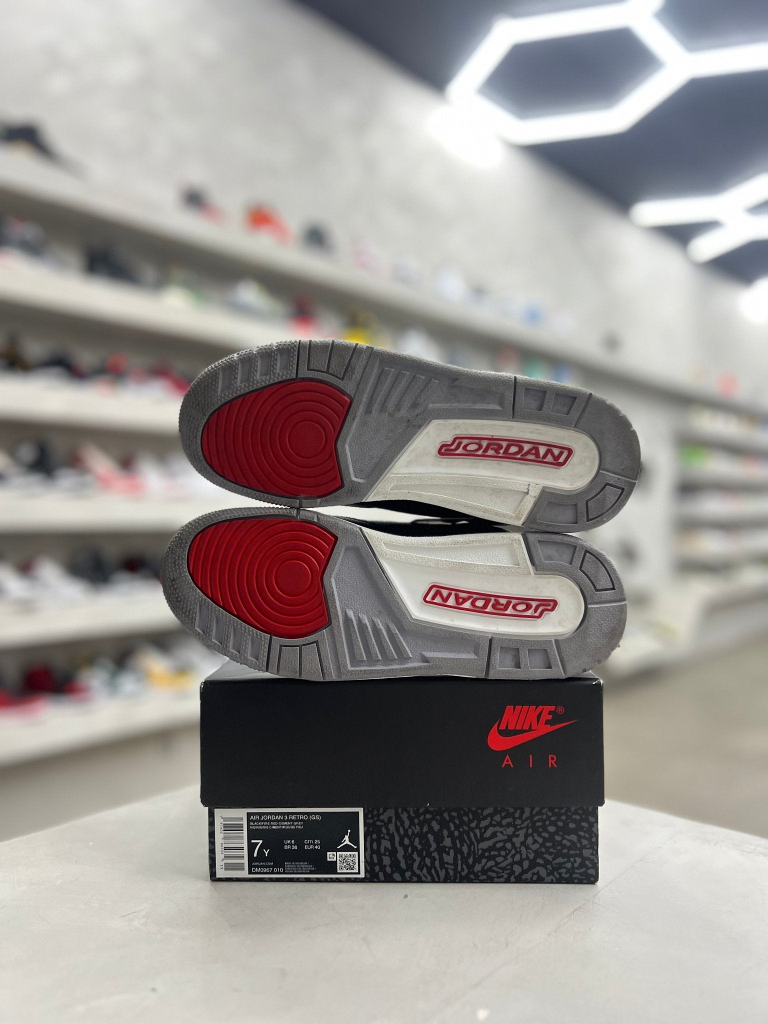 Jordan 3 Retro Black Cement Sz 7Y (PREOWNED) - Restock AveJordan 3 Retro Black Cement Sz 7Y (PREOWNED)Restock AveRestock Ave7yRestock Ave