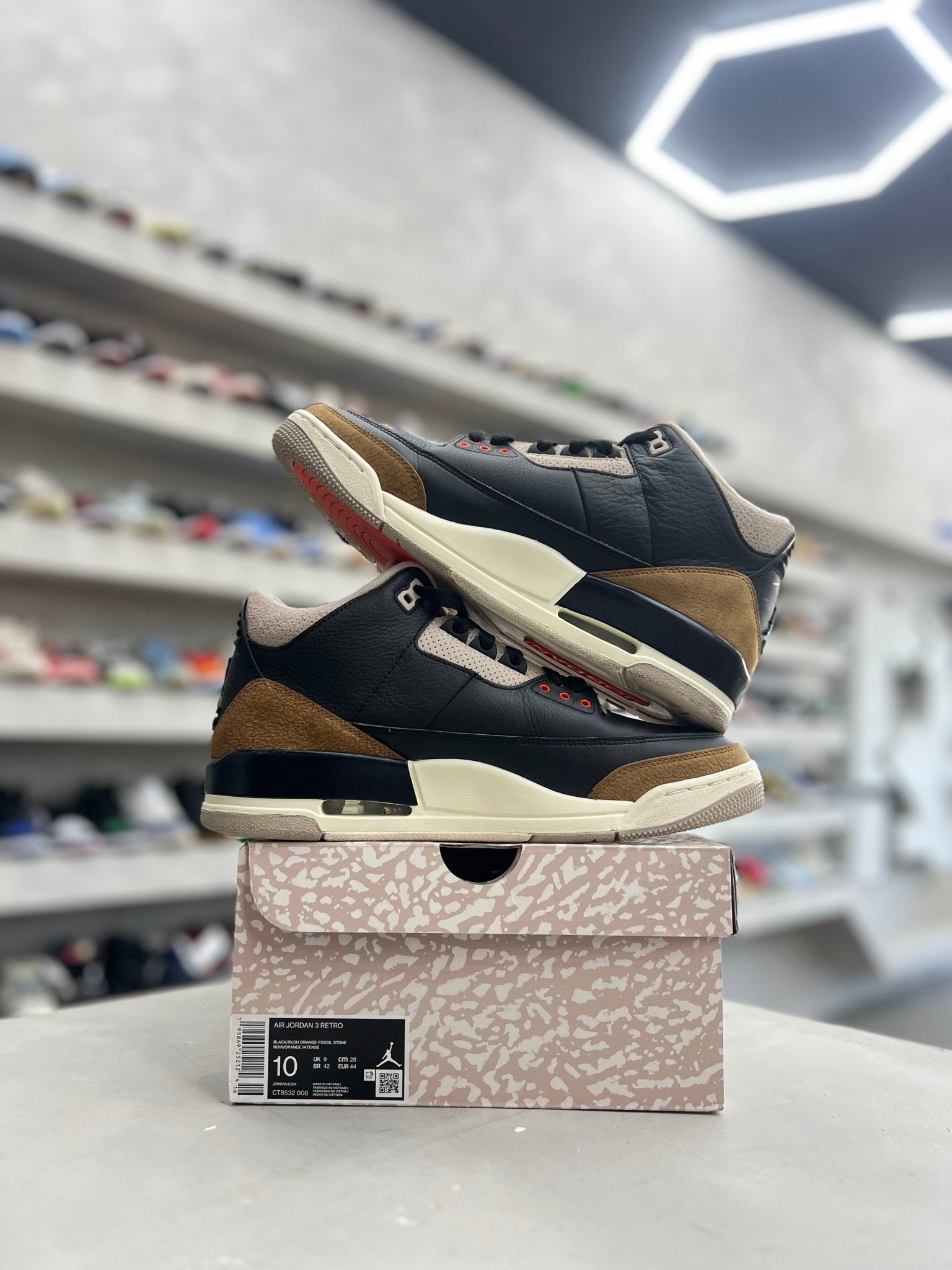 Jordan 3 Retro Desert Elephant Sz 10 (PREOWNED) - Restock AveJordan 3 Retro Desert Elephant Sz 10 (PREOWNED)Restock AveRestock Ave1040685427Restock Ave