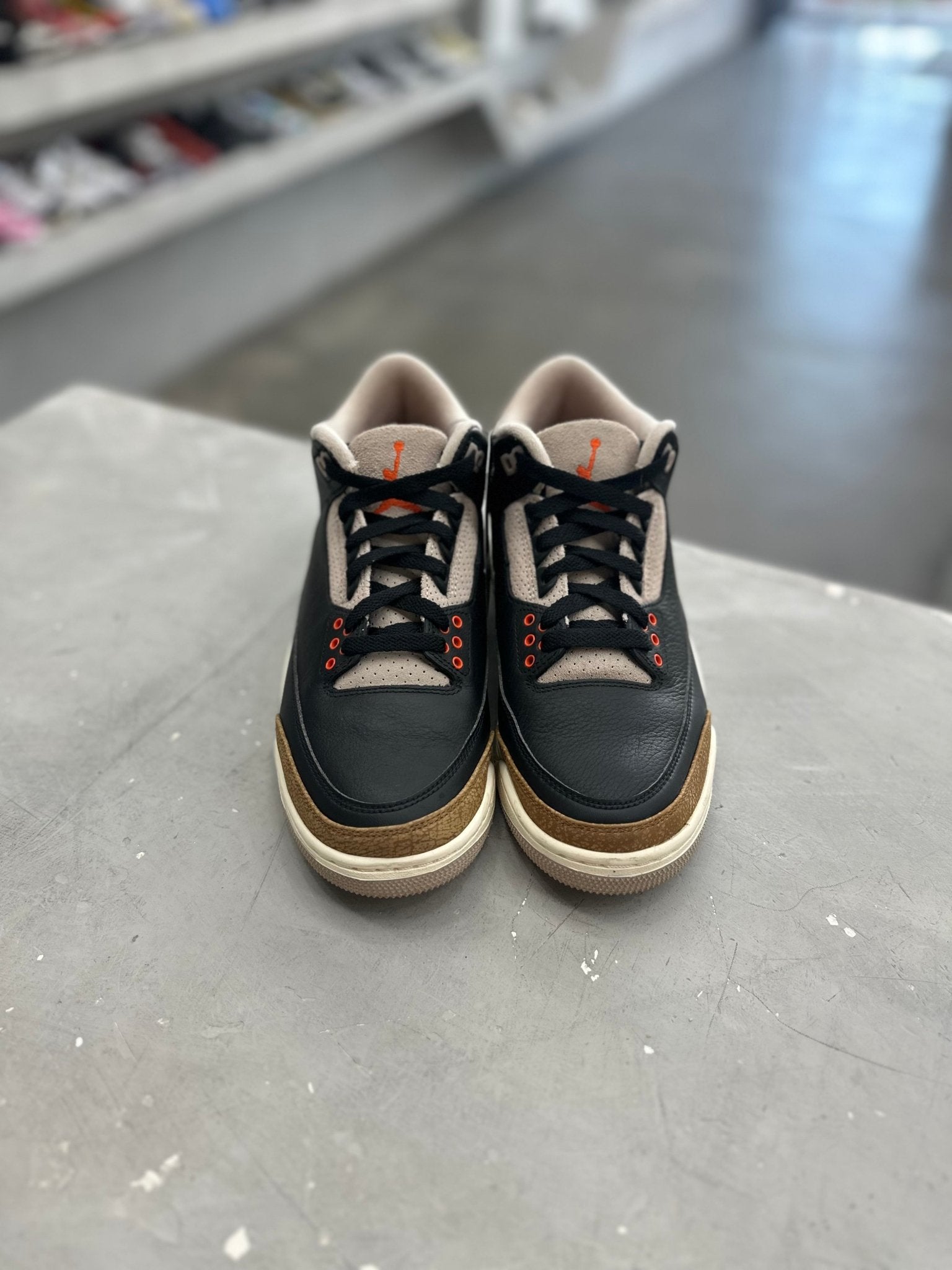 Jordan 3 Retro Desert Elephant Sz 8 (PREOWNED)(NO BOX) - Restock AveJordan 3 Retro Desert Elephant Sz 8 (PREOWNED)(NO BOX)Restock AveRestock Ave8Restock Ave