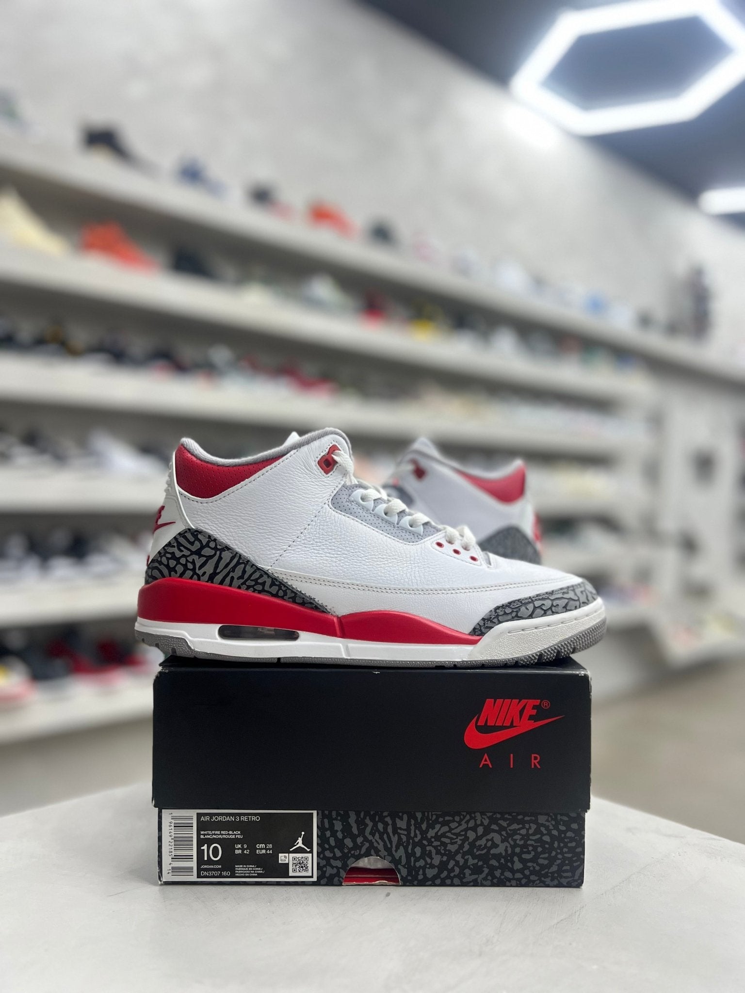 Jordan 3 Retro Fire Red Sz 10 (PREOWNED) - Restock AveJordan 3 Retro Fire Red Sz 10 (PREOWNED)Restock AveRestock Ave1060944243Restock Ave