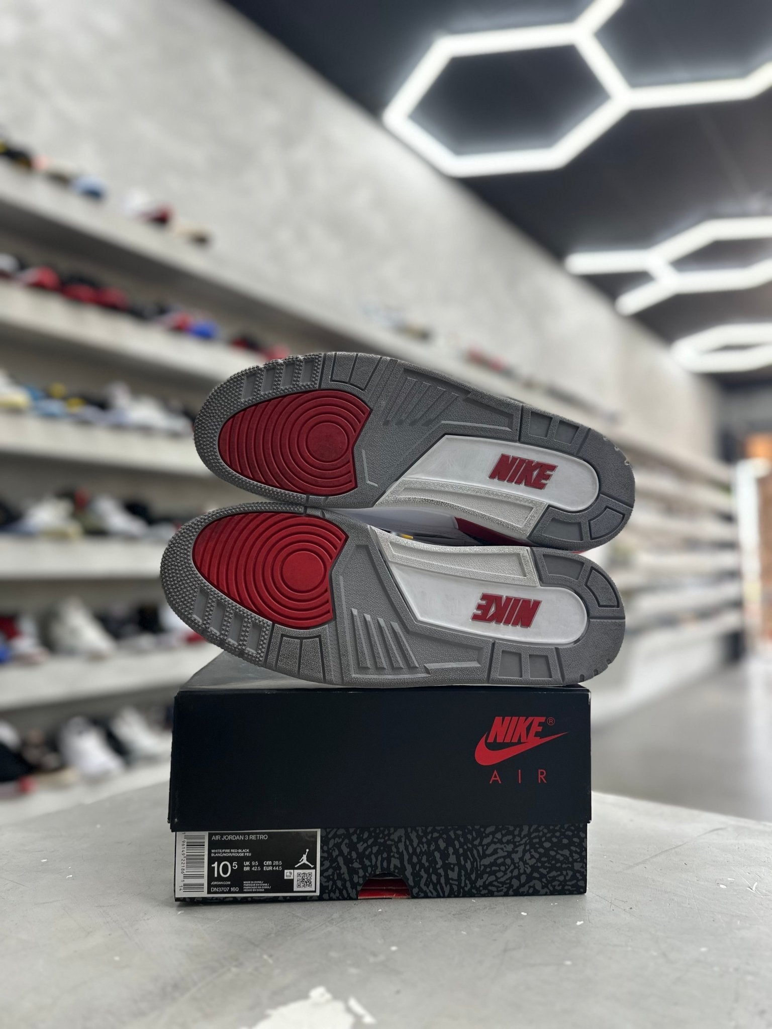Jordan 3 Retro Fire Red Sz 10.5 (PREOWNED) - Restock AveJordan 3 Retro Fire Red Sz 10.5 (PREOWNED)Restock AveRestock Ave10.5Restock Ave
