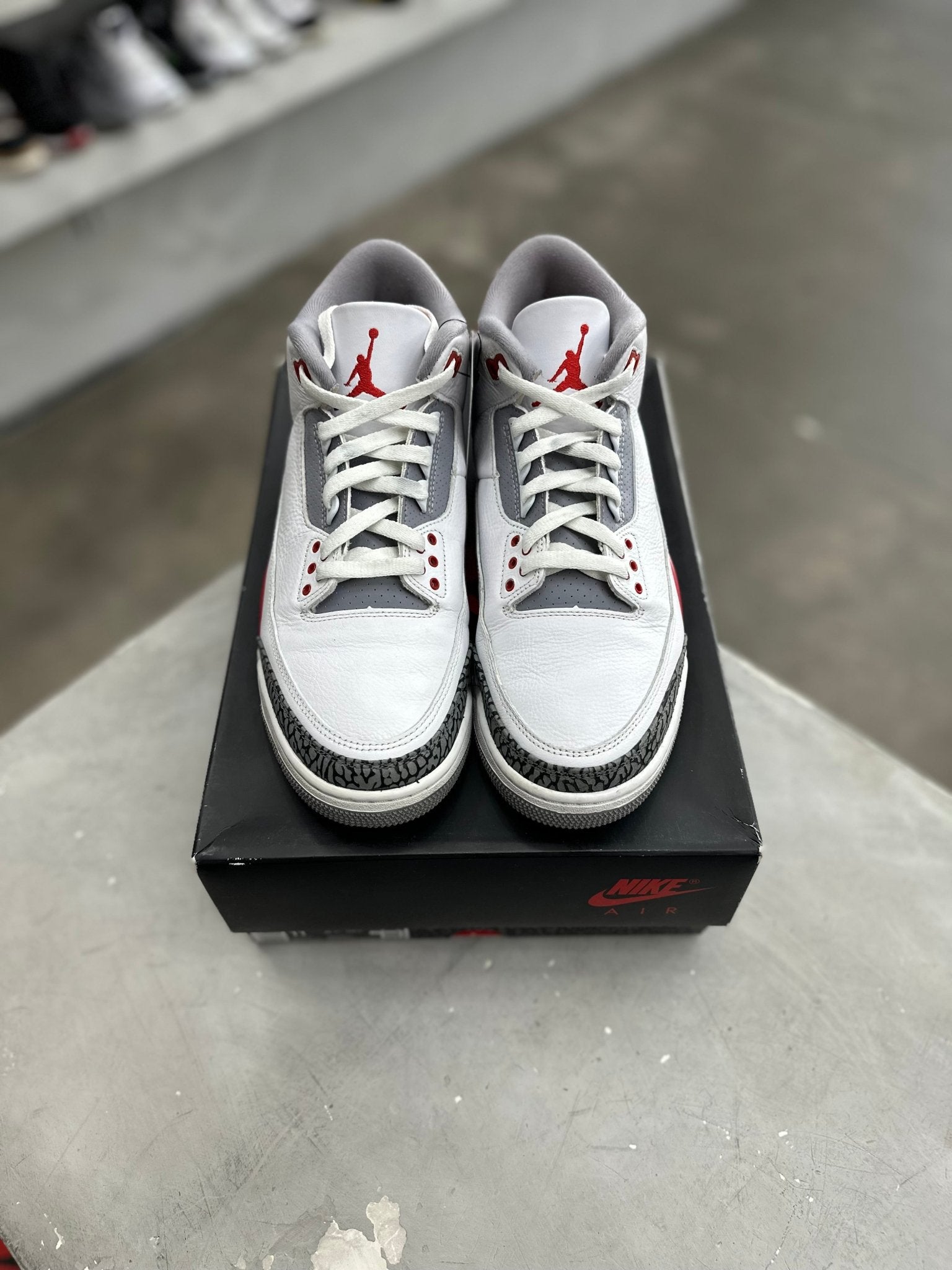 Jordan 3 Retro Fire Red Sz 11 (PREOWNED) - Restock AveJordan 3 Retro Fire Red Sz 11 (PREOWNED)Restock AveRestock Ave11Restock Ave