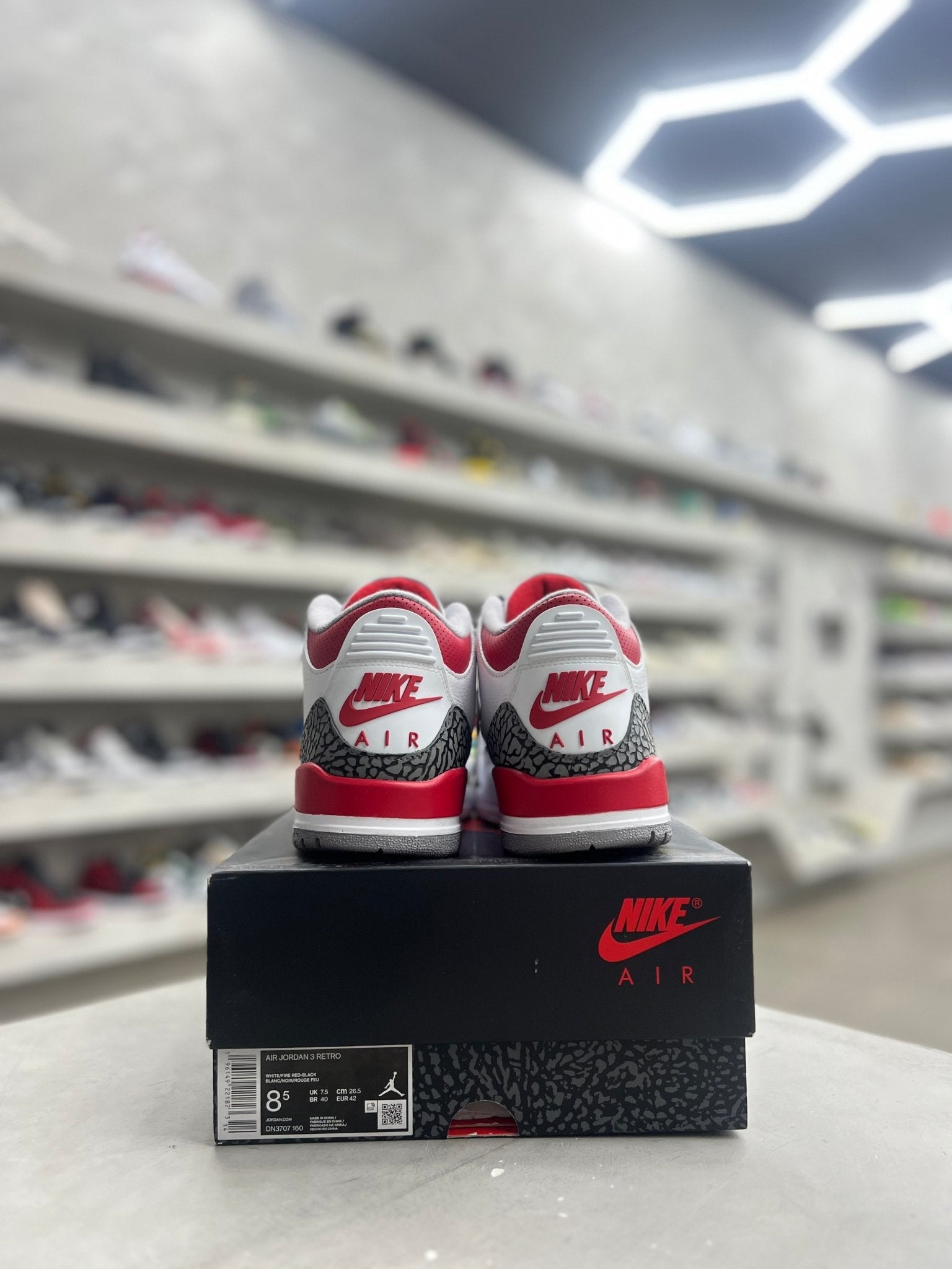 Jordan 3 Retro Fire Red Sz 8.5 (PREOWNED) - Restock AveJordan 3 Retro Fire Red Sz 8.5 (PREOWNED)Restock AveRestock Ave8.509461619Restock Ave