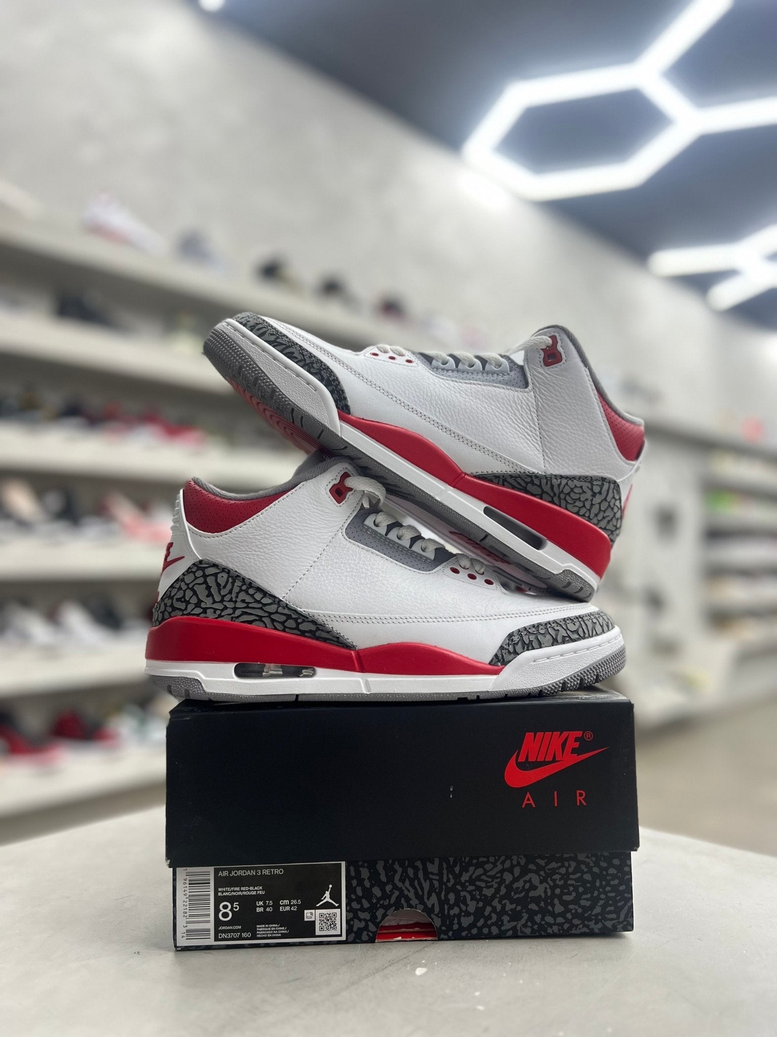 Jordan 3 Retro Fire Red Sz 8.5 (PREOWNED) - Restock AveJordan 3 Retro Fire Red Sz 8.5 (PREOWNED)Restock AveRestock Ave8.509461619Restock Ave