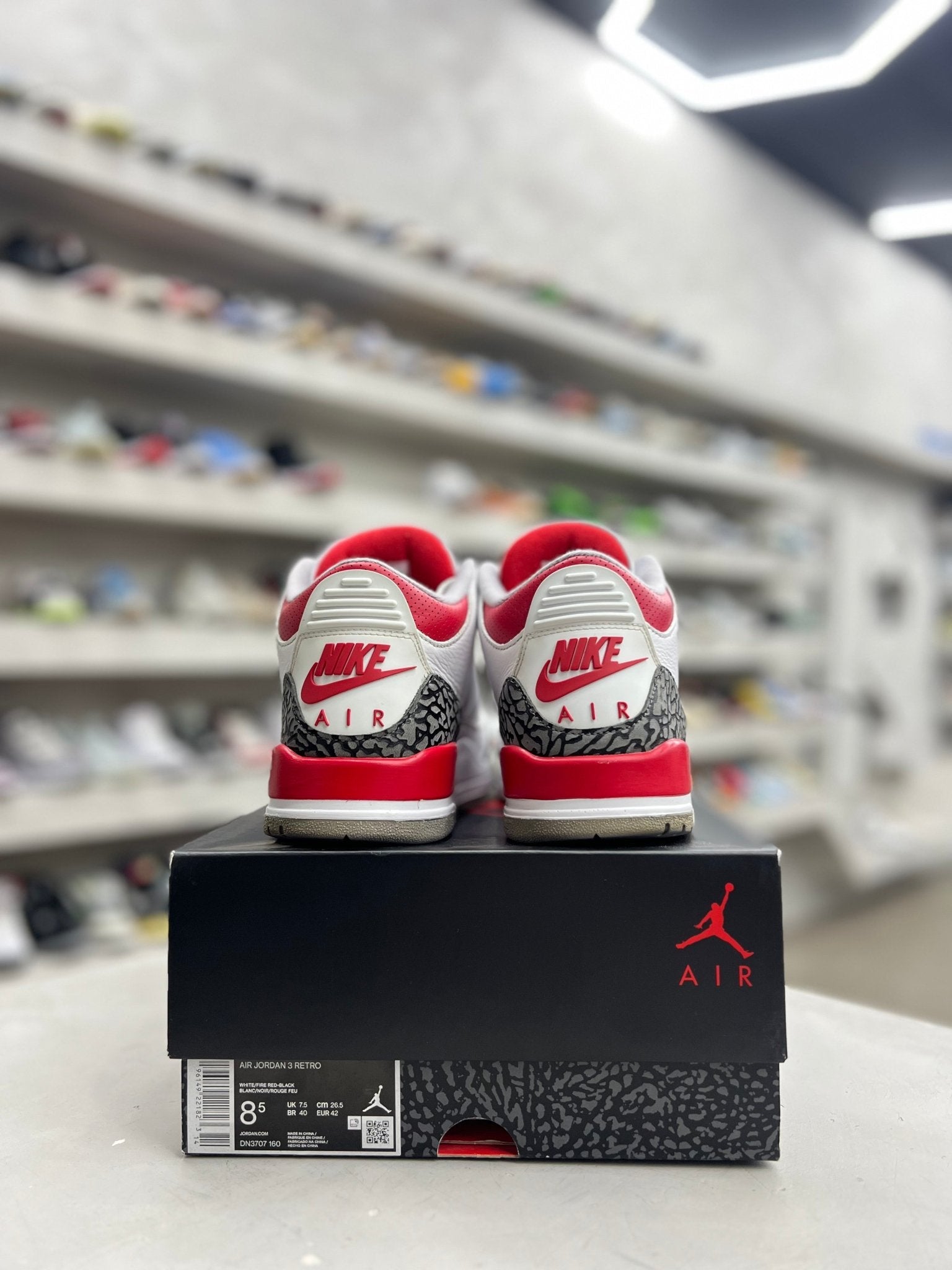 Jordan 3 Retro Fire Red Sz 8.5 (PREOWNED) - Restock AveJordan 3 Retro Fire Red Sz 8.5 (PREOWNED)Restock AveRestock Ave8.5Restock Ave