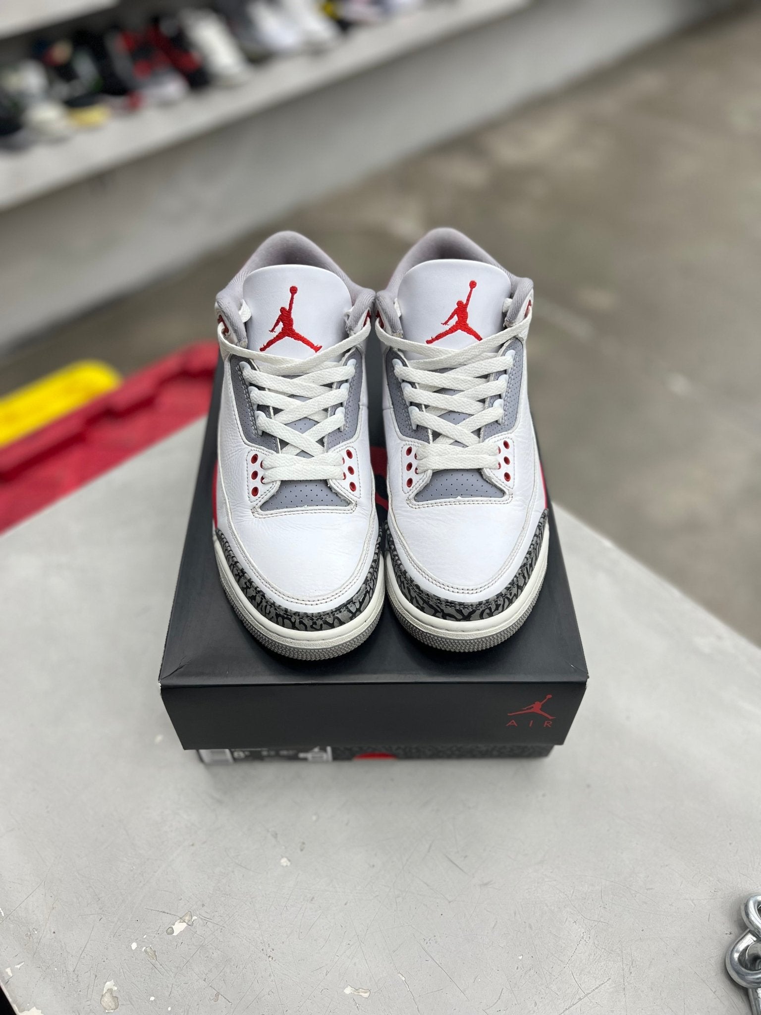 Jordan 3 Retro Fire Red Sz 8.5 (PREOWNED) - Restock AveJordan 3 Retro Fire Red Sz 8.5 (PREOWNED)Restock AveRestock Ave8.5Restock Ave