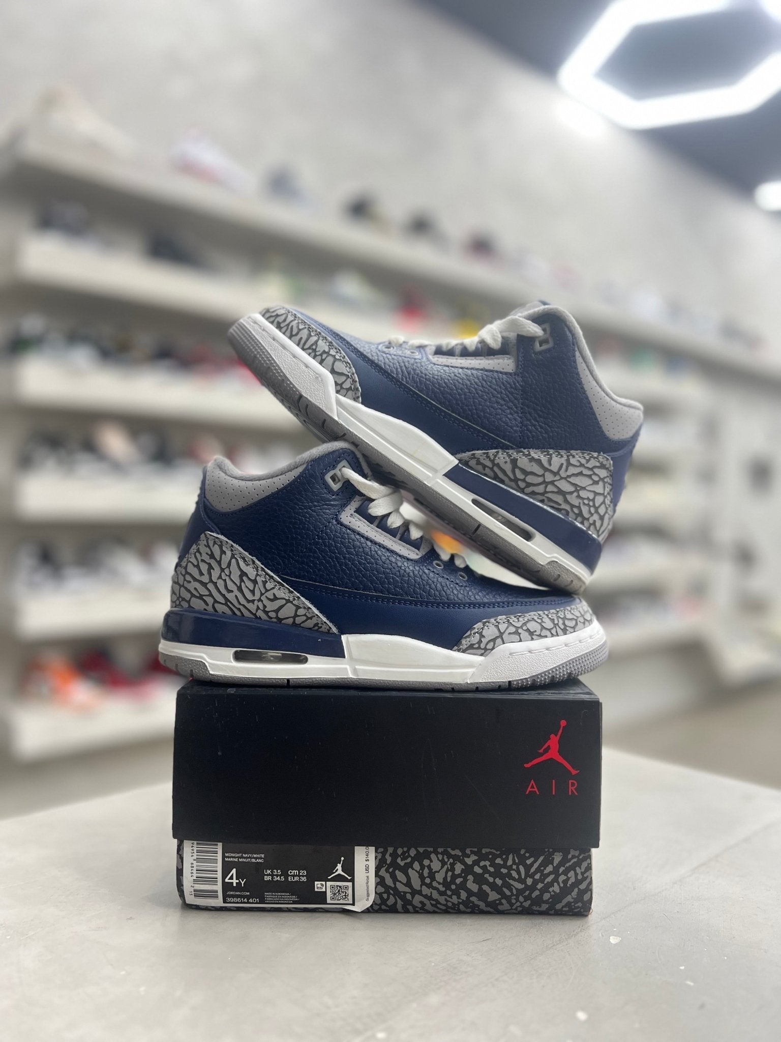 Jordan 3 Retro Georgetown Sz 4y (PREOWNED) - Restock AveJordan 3 Retro Georgetown Sz 4y (PREOWNED)Restock AveRestock Ave4yRestock Ave