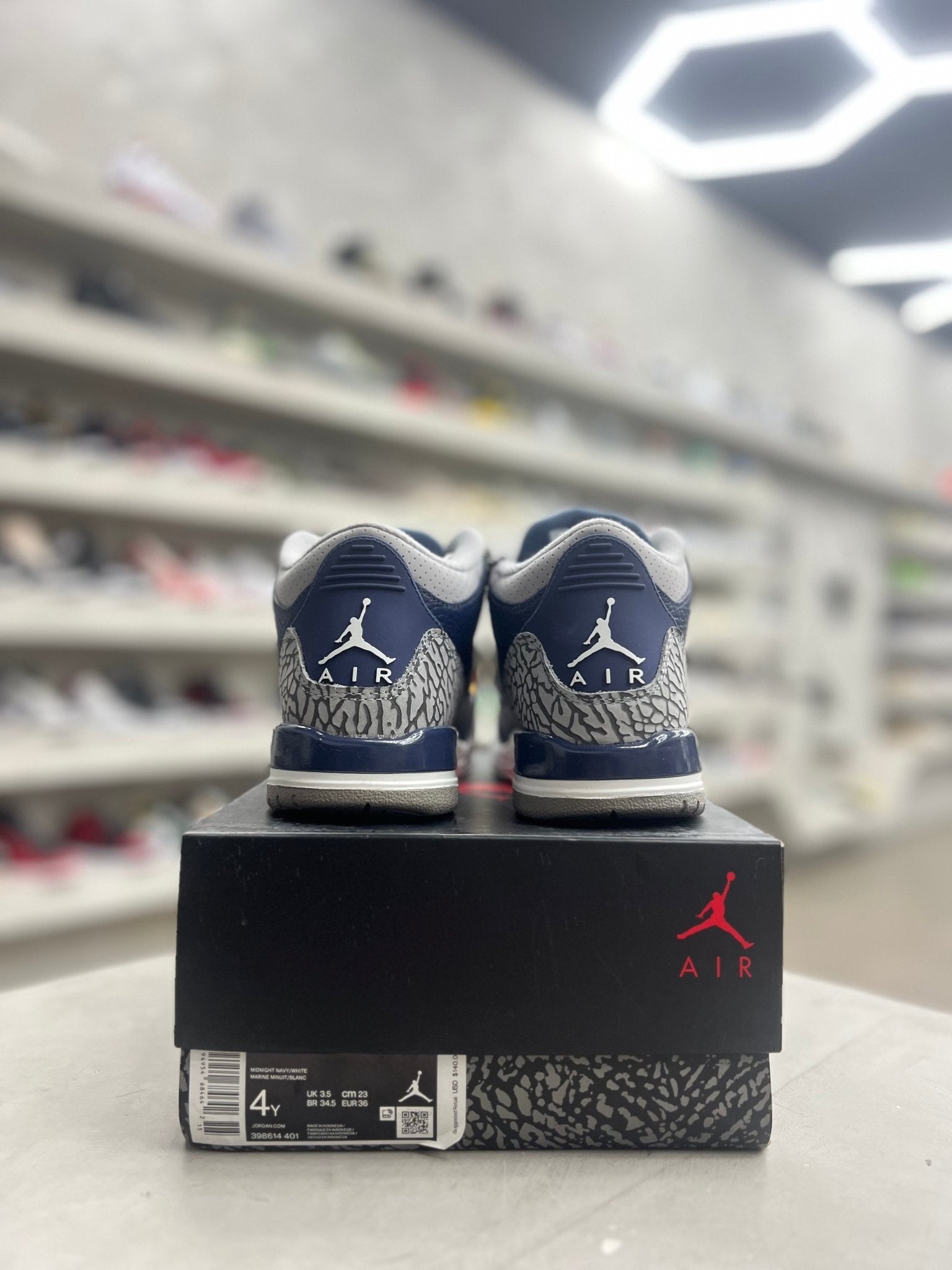 Jordan 3 Retro Georgetown Sz 4y (PREOWNED) - Restock AveJordan 3 Retro Georgetown Sz 4y (PREOWNED)Restock AveRestock Ave4yRestock Ave
