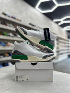 Jordan 3 Retro Lucky Green Sz W12/10.5 (PREOWNED) - Restock AveJordan 3 Retro Lucky Green Sz W12/10.5 (PREOWNED)Restock AveRestock Avew12/10.5menRestock Ave