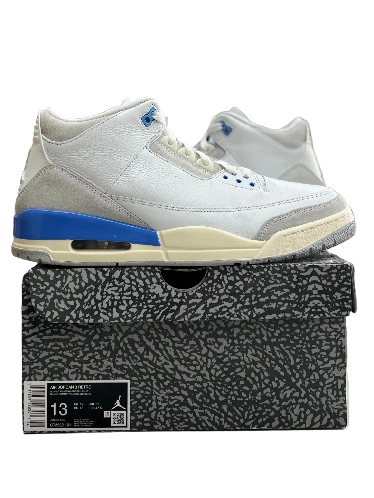 Jordan 3 Retro Lucky Shorts Sz 13 (PREOWNED)(NO BOX) - Restock AveJordan 3 Retro Lucky Shorts Sz 13 (PREOWNED)(NO BOX)Restock AveRestock Ave13Restock Ave