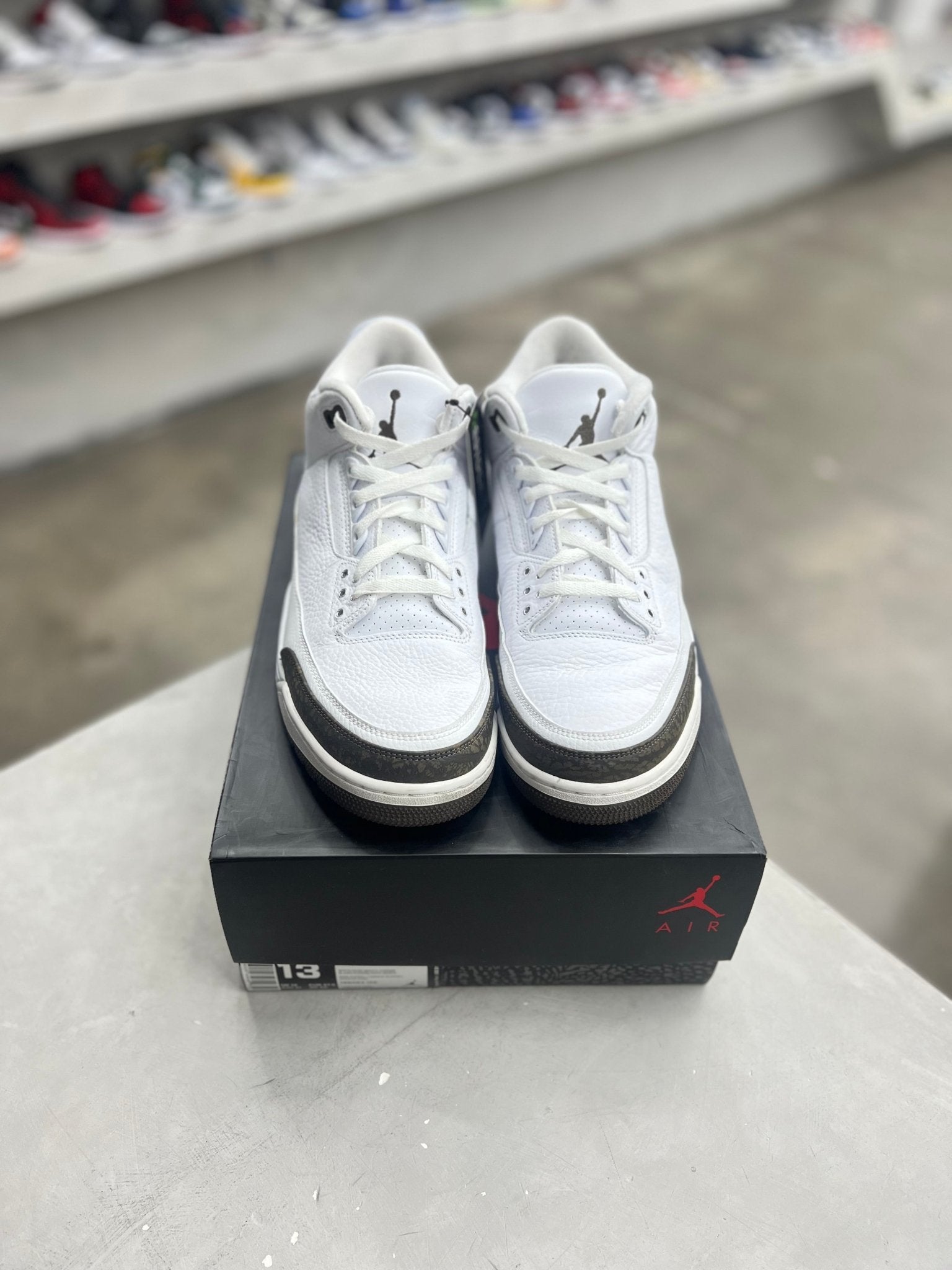 Jordan 3 Retro Mocha Sz 13 (PREOWNED) - Restock AveJordan 3 Retro Mocha Sz 13 (PREOWNED)Restock AveRestock Ave13Restock Ave