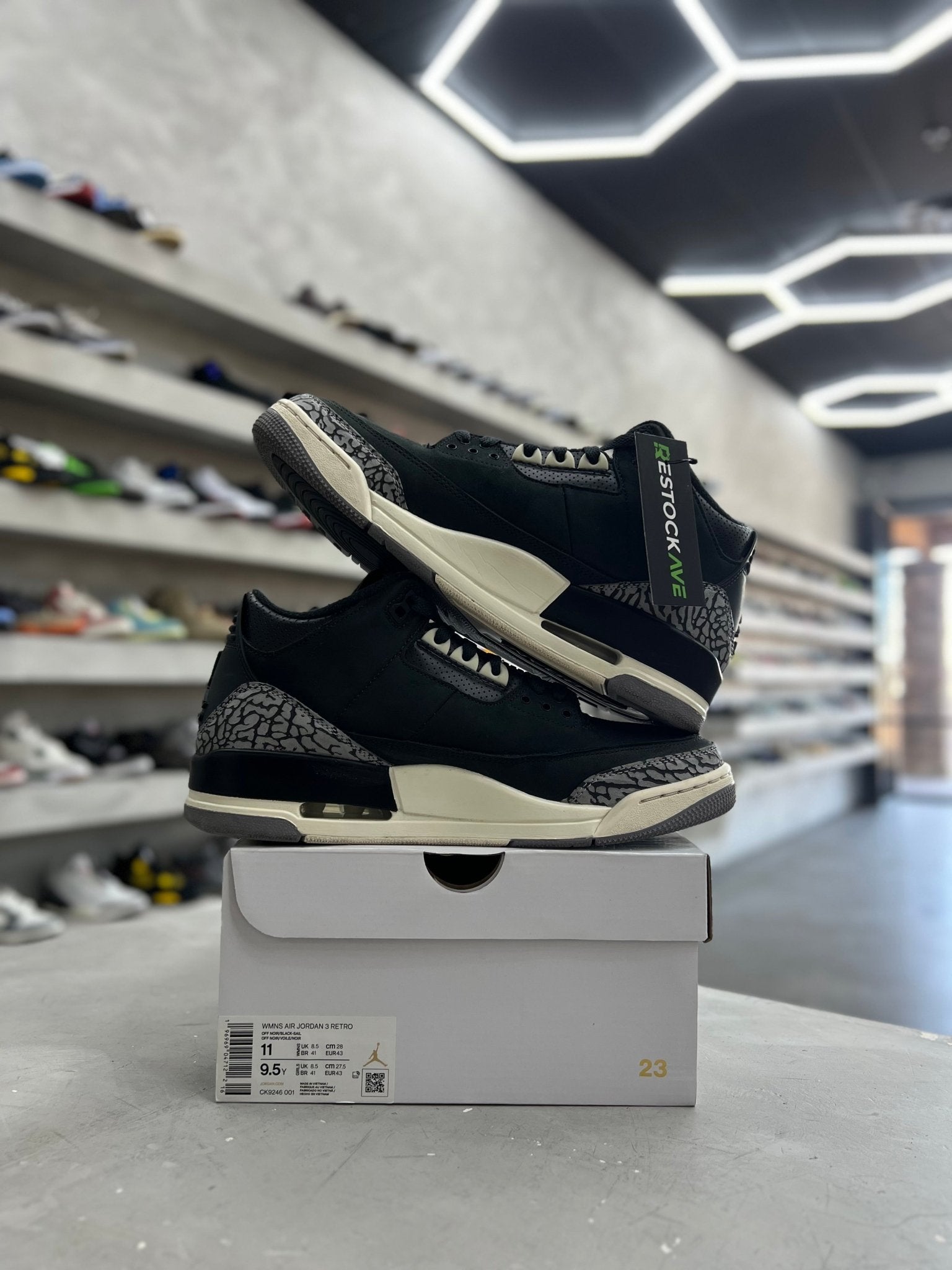 Jordan 3 Retro Off Noir Sz W11/9.5 (PREOWNED) - Restock AveJordan 3 Retro Off Noir Sz W11/9.5 (PREOWNED)Restock AveRestock Avew11/9.5men95524979Restock Ave