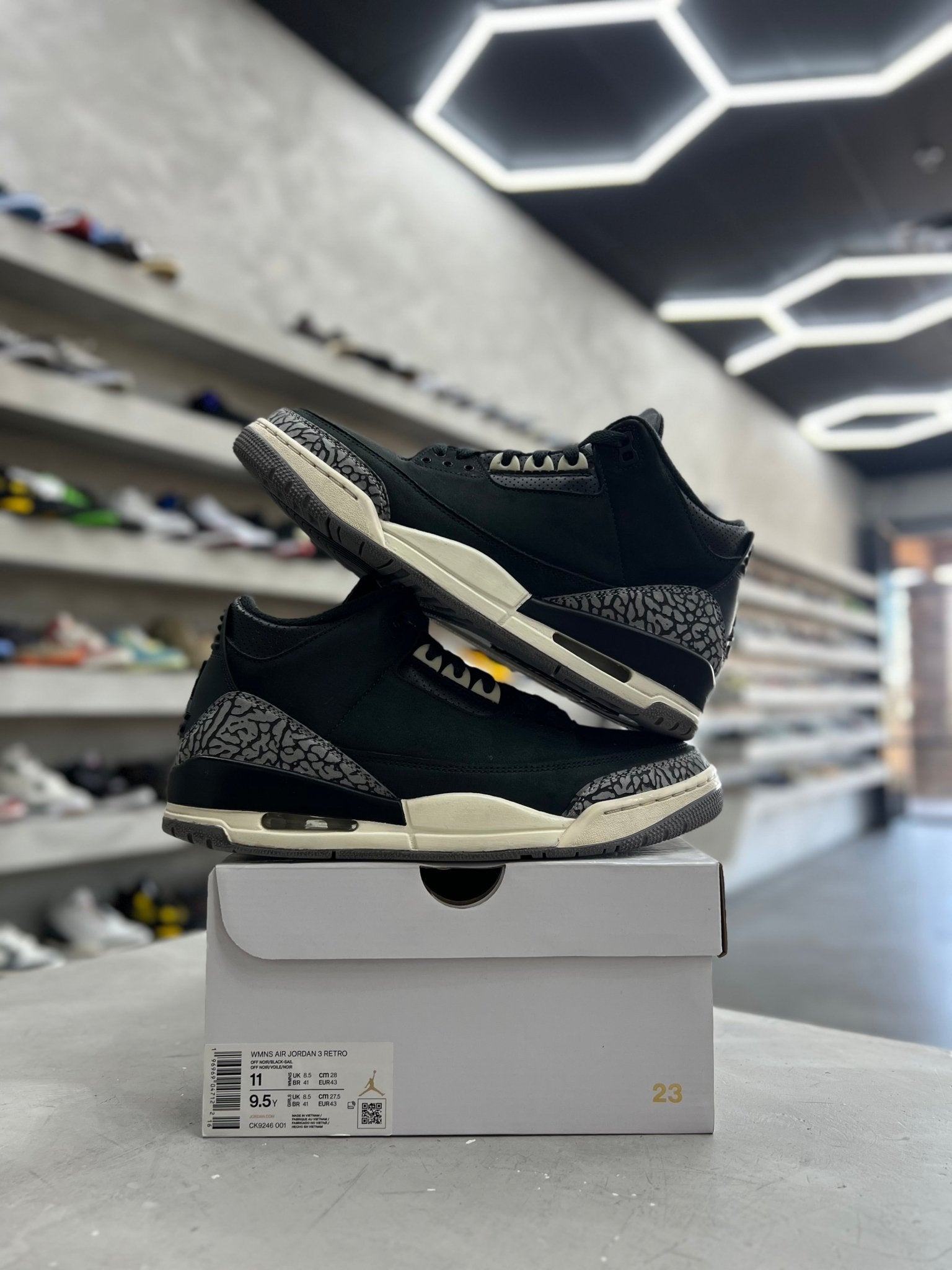 Jordan 3 Retro Off Noir Sz W11/9.5 (PREOWNED) - Restock AveJordan 3 Retro Off Noir Sz W11/9.5 (PREOWNED)Restock AveRestock Avew11/9.5men95524979Restock Ave