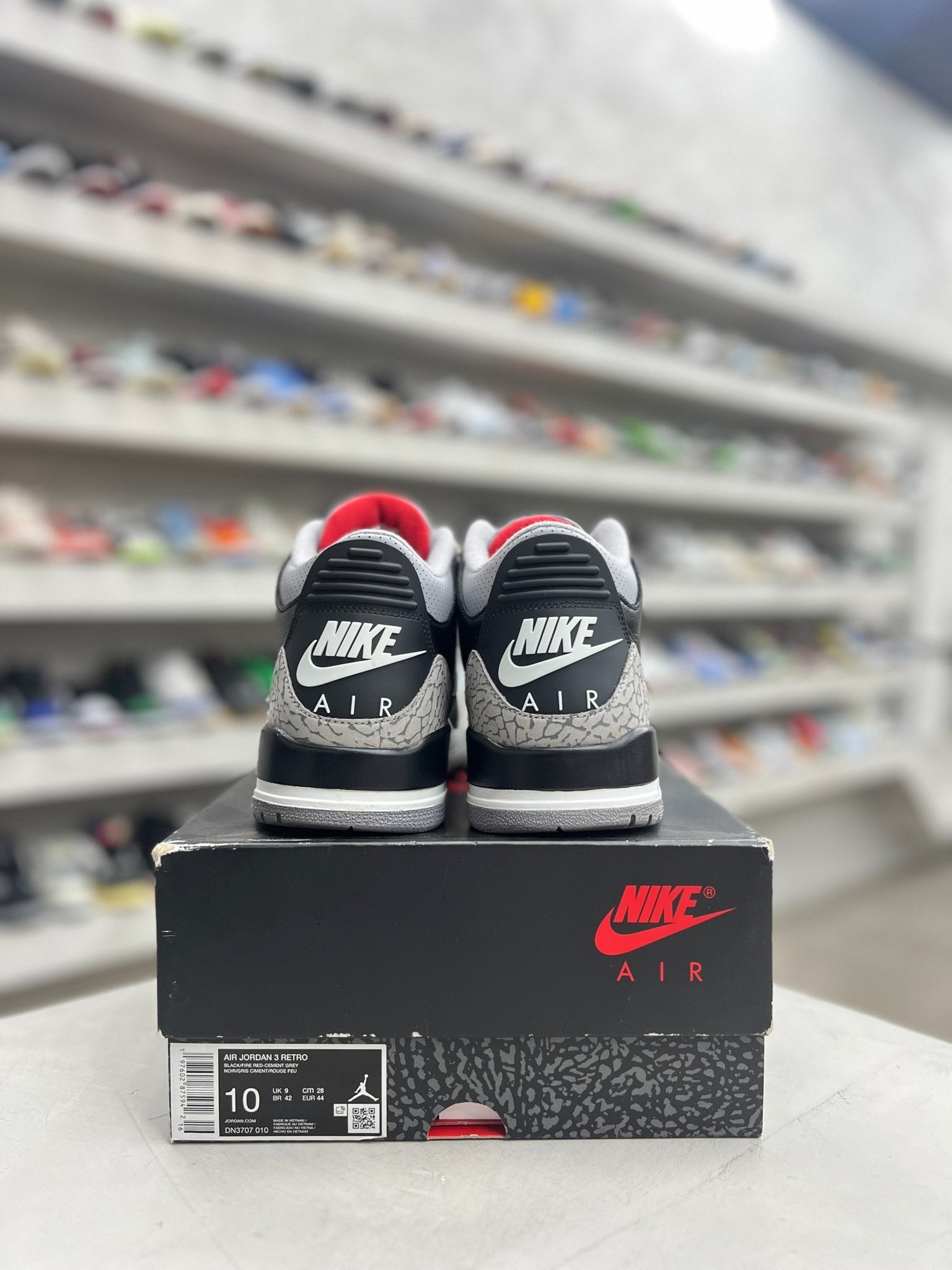 Jordan 3 Retro OG Black Cement Sz 10 (PREOWNED) - Restock AveJordan 3 Retro OG Black Cement Sz 10 (PREOWNED)Restock AveRestock Ave1038651507Restock Ave