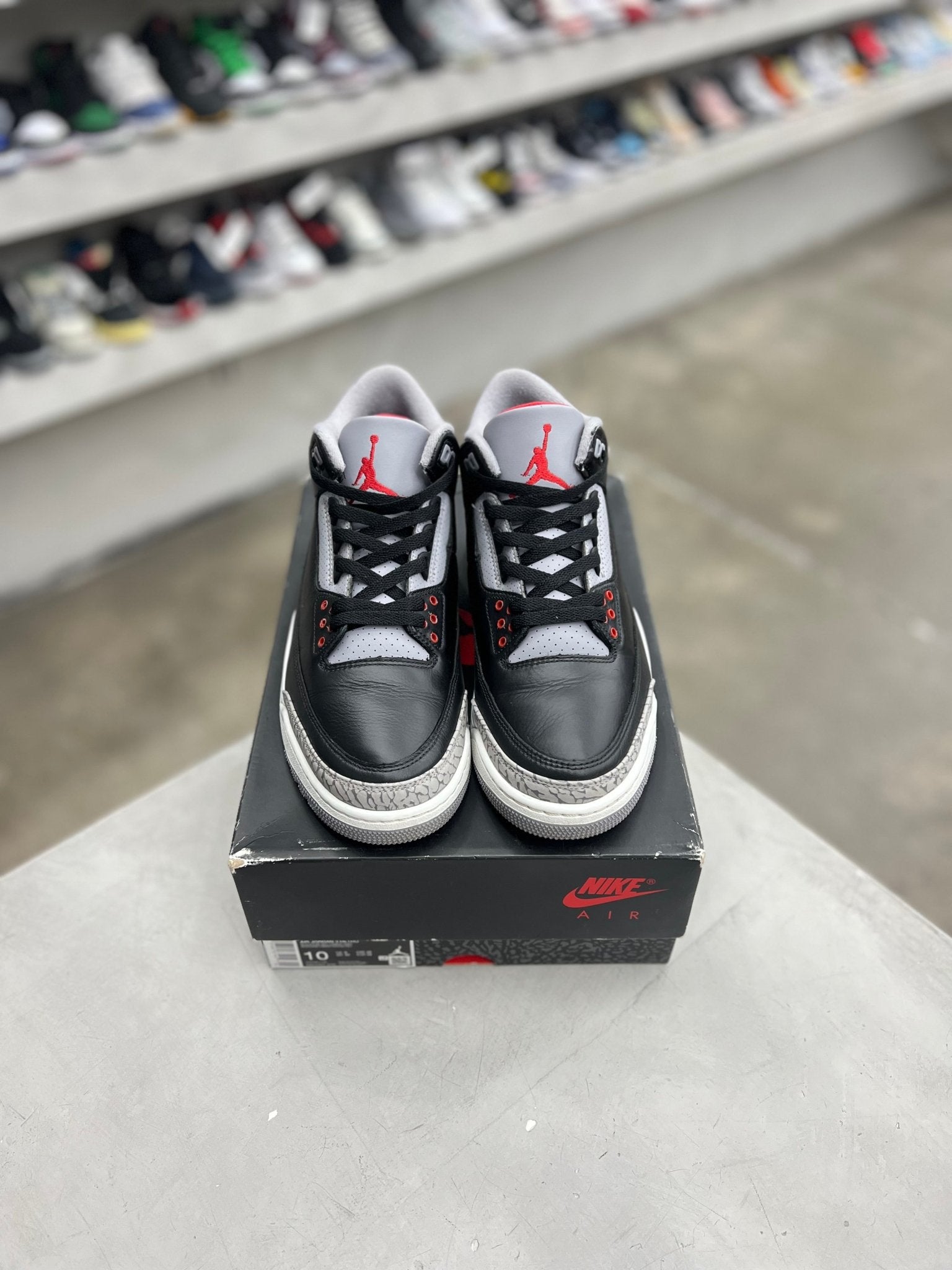 Jordan 3 Retro OG Black Cement Sz 10 (PREOWNED) - Restock AveJordan 3 Retro OG Black Cement Sz 10 (PREOWNED)Restock AveRestock Ave1038651507Restock Ave