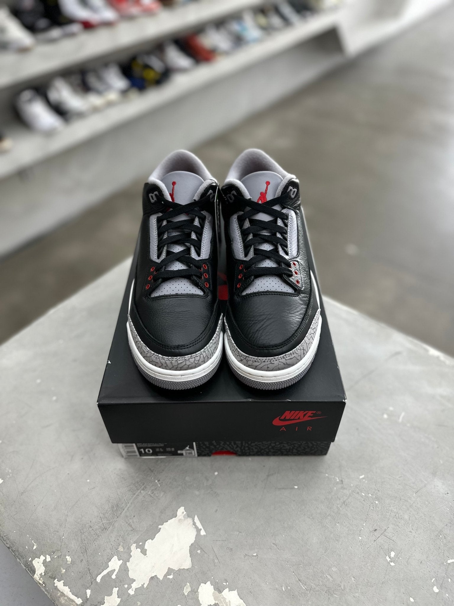 Jordan 3 Retro OG Black Cement Sz 10 (PREOWNED) - Restock AveJordan 3 Retro OG Black Cement Sz 10 (PREOWNED)Restock AveRestock Ave1055273587Restock Ave