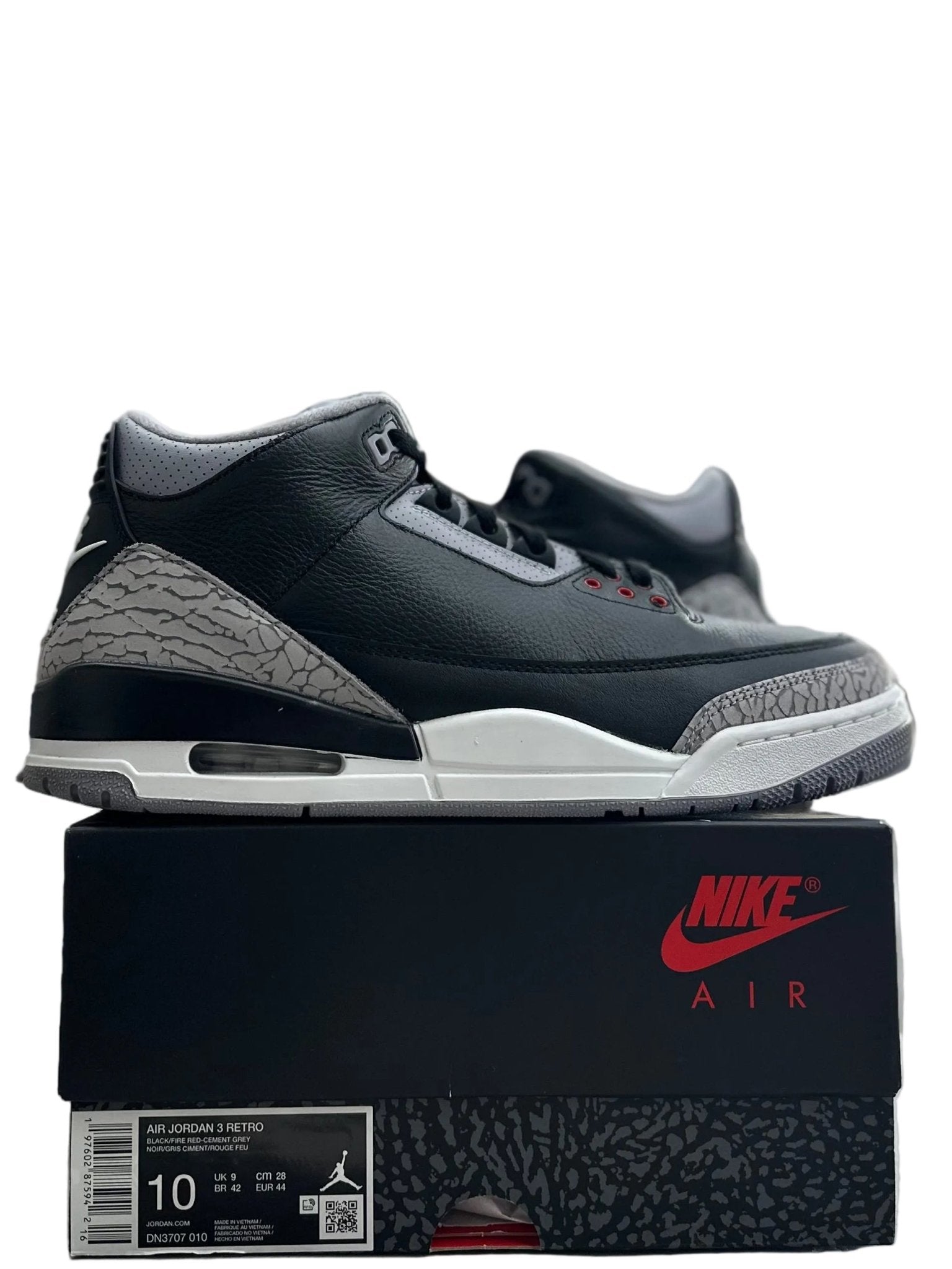Jordan 3 Retro OG Black Cement Sz 10 (PREOWNED) - Restock AveJordan 3 Retro OG Black Cement Sz 10 (PREOWNED)Restock AveRestock Ave1055273587Restock Ave