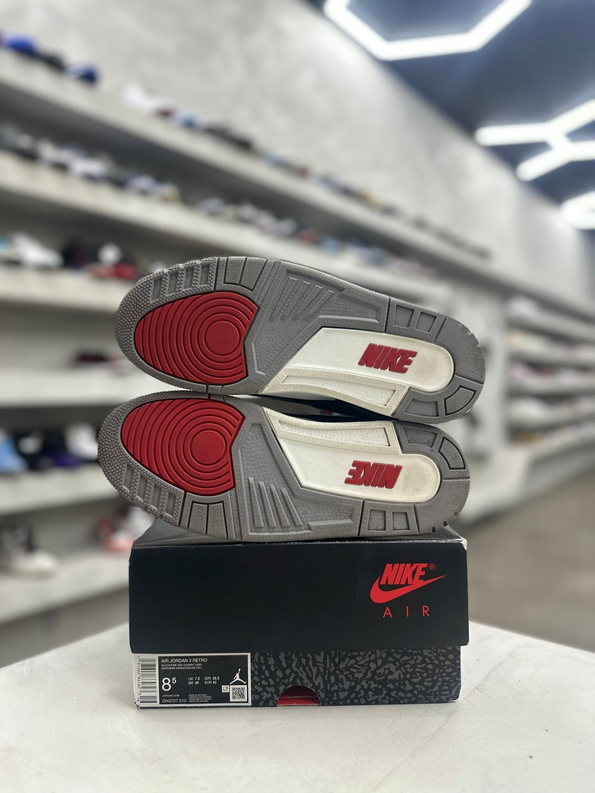 Jordan 3 Retro OG Black Cement Sz 8.5 (PREOWNED) - Restock AveJordan 3 Retro OG Black Cement Sz 8.5 (PREOWNED)Restock AveRestock Ave8.530451571Restock Ave