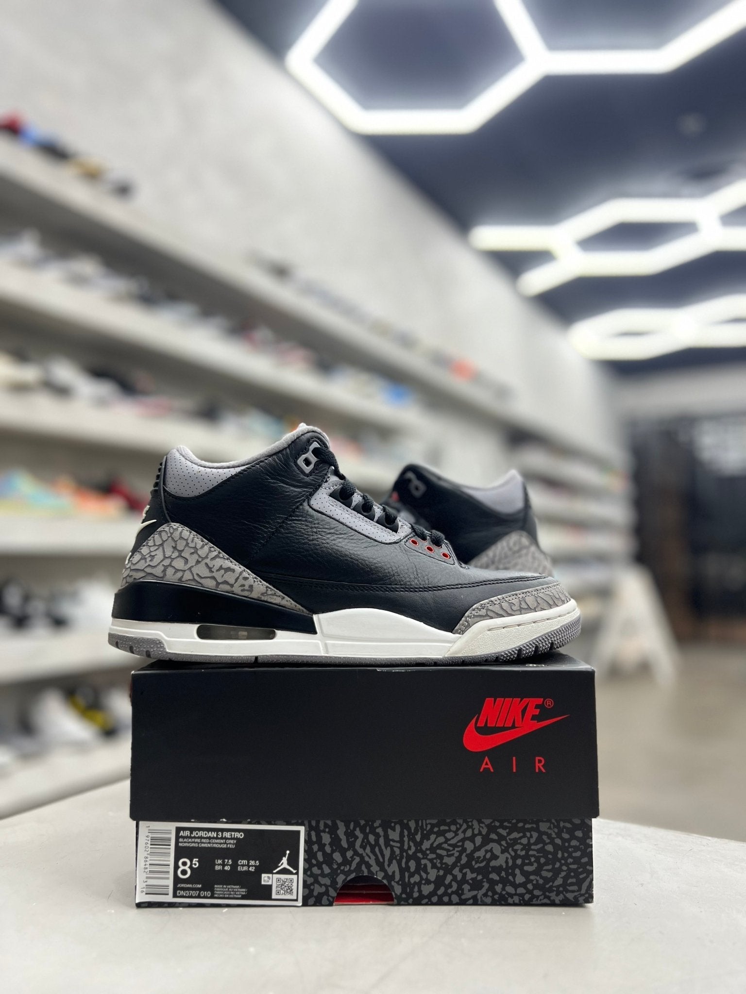 Jordan 3 Retro OG Black Cement Sz 8.5 (PREOWNED) - Restock AveJordan 3 Retro OG Black Cement Sz 8.5 (PREOWNED)Restock AveRestock Ave8.5Restock Ave