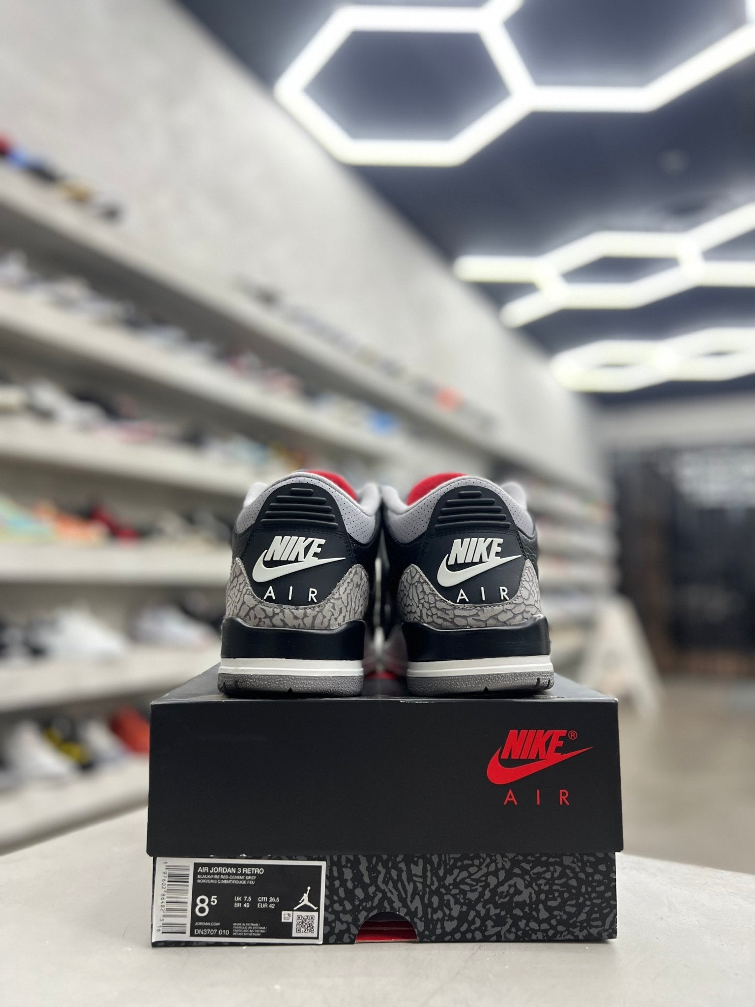 Jordan 3 Retro OG Black Cement Sz 8.5 (PREOWNED) - Restock AveJordan 3 Retro OG Black Cement Sz 8.5 (PREOWNED)Restock AveRestock Ave8.5Restock Ave