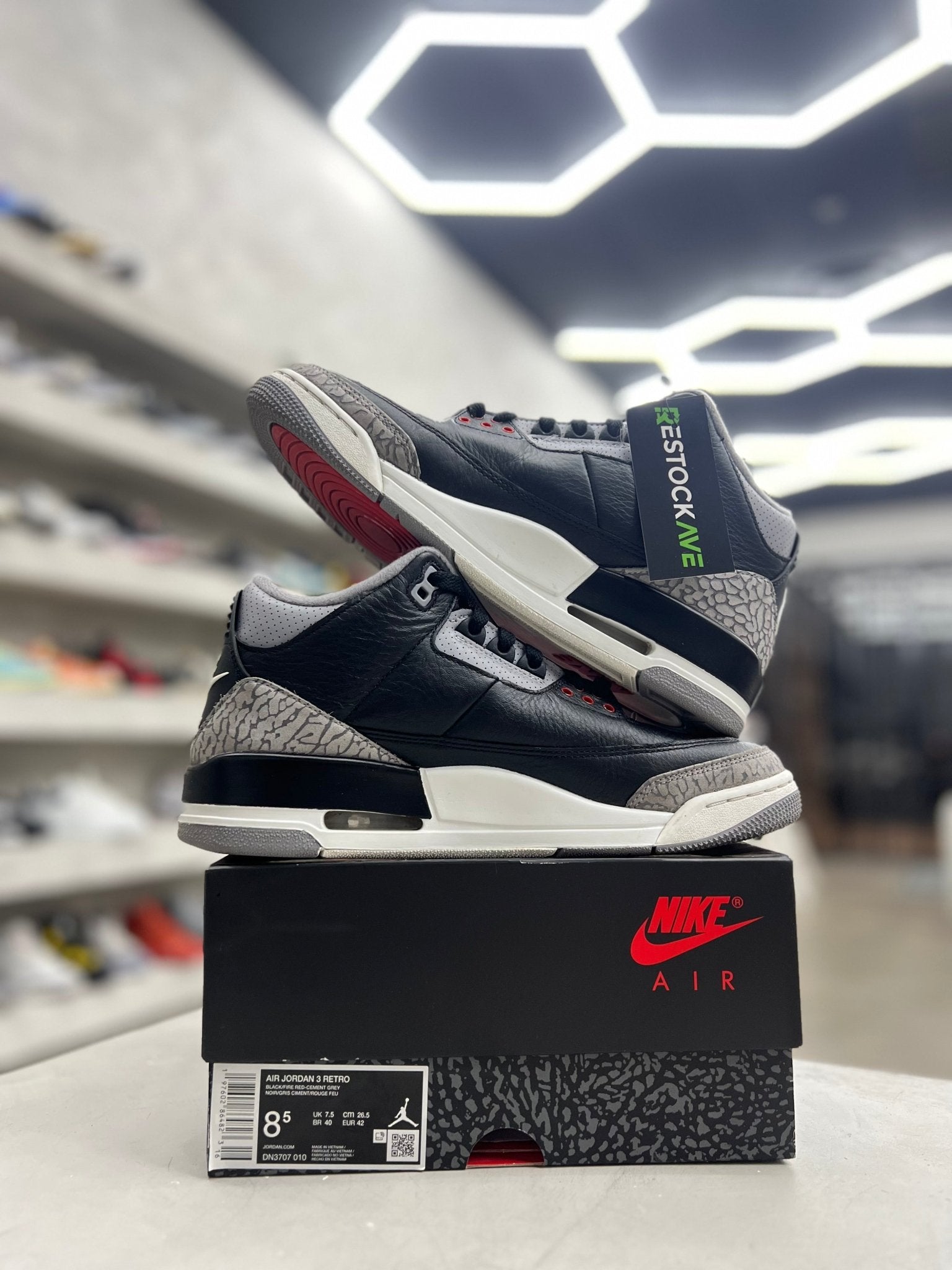 Jordan 3 Retro OG Black Cement Sz 8.5 (PREOWNED) - Restock AveJordan 3 Retro OG Black Cement Sz 8.5 (PREOWNED)Restock AveRestock Ave8.5Restock Ave