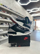 Jordan 3 Retro OG Black Cement Sz 9 (PREOWNED) - Restock AveJordan 3 Retro OG Black Cement Sz 9 (PREOWNED)Restock AveRestock Ave987149683Restock Ave