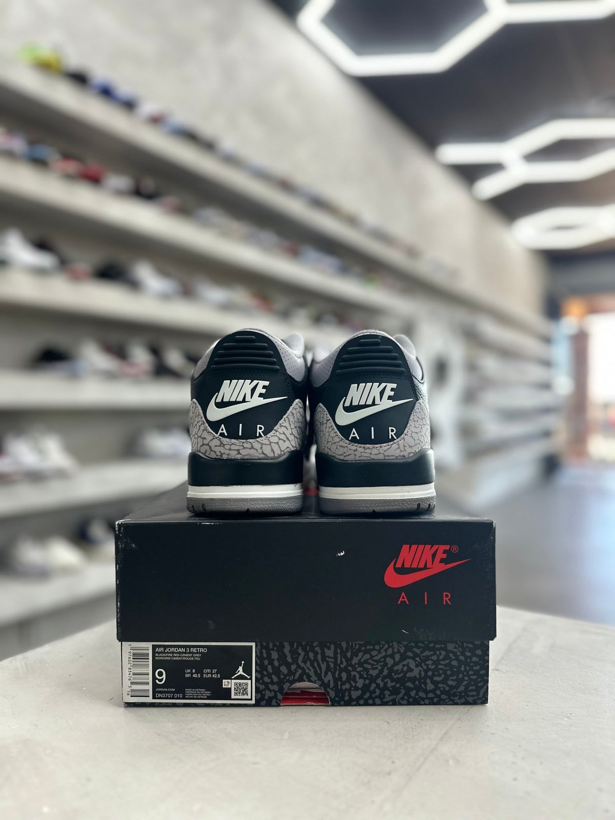 Jordan 3 Retro OG Black Cement Sz 9 (PREOWNED) - Restock AveJordan 3 Retro OG Black Cement Sz 9 (PREOWNED)Restock AveRestock Ave987149683Restock Ave