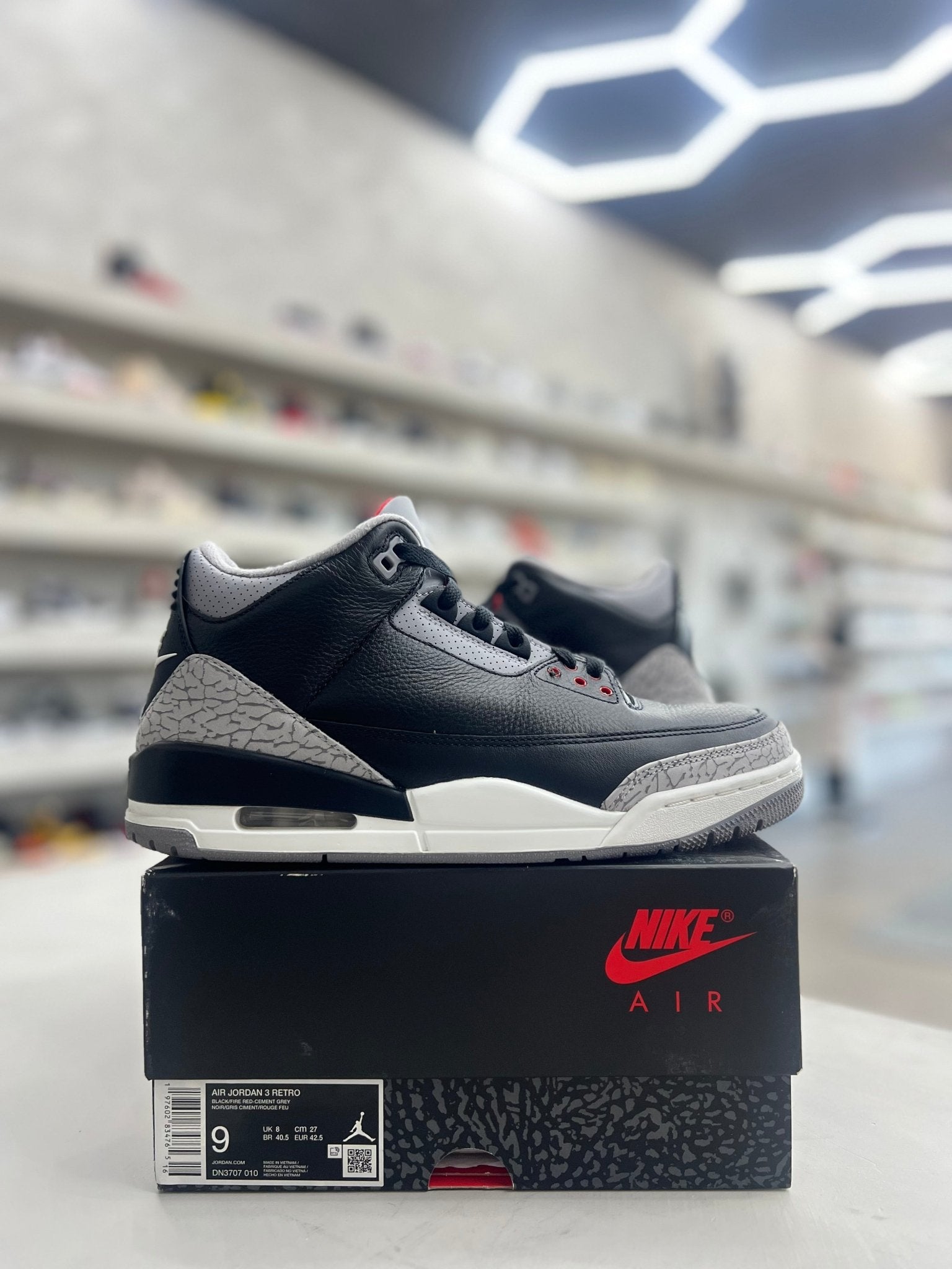 Jordan 3 Retro OG Black Cement Sz 9 (PREOWNED) – Restock Ave