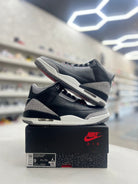 Jordan 3 Retro OG Black Cement Sz 9 (PREOWNED) - Restock AveJordan 3 Retro OG Black Cement Sz 9 (PREOWNED)Restock AveRestock Ave9Restock Ave