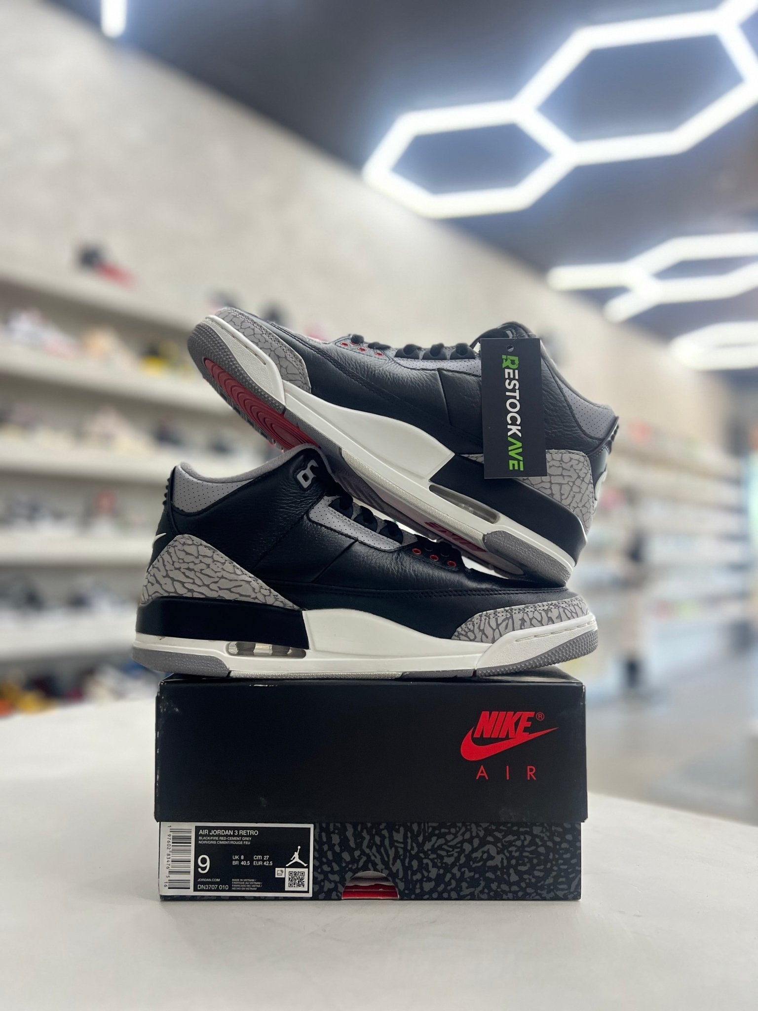 Jordan 3 Retro OG Black Cement Sz 9 (PREOWNED) - Restock AveJordan 3 Retro OG Black Cement Sz 9 (PREOWNED)Restock AveRestock Ave9Restock Ave